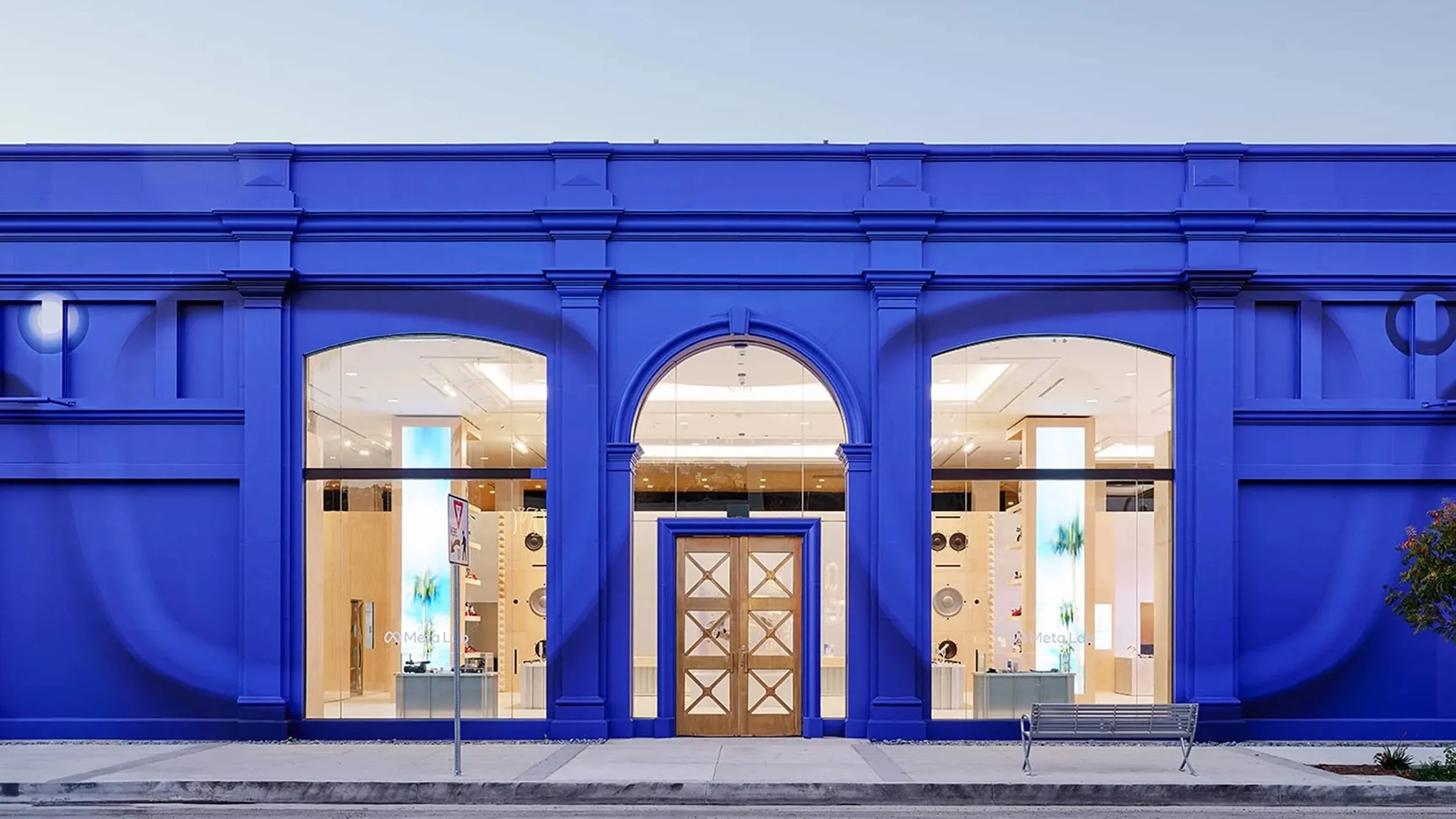 MetaAIGlasses-StoreExterior.jpg