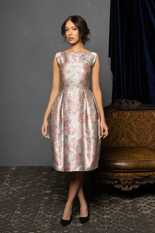 Made-to-measure dresses inspired by vintage styles Made-to-measure dresses inspired by vintage styles
