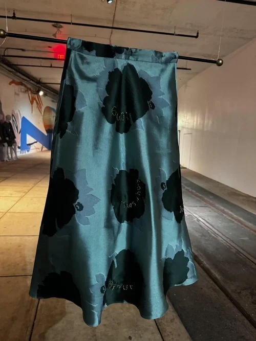 tursunay-ziyawudun-skirt-threads-of-migration-dupont-underground.jpg.webp