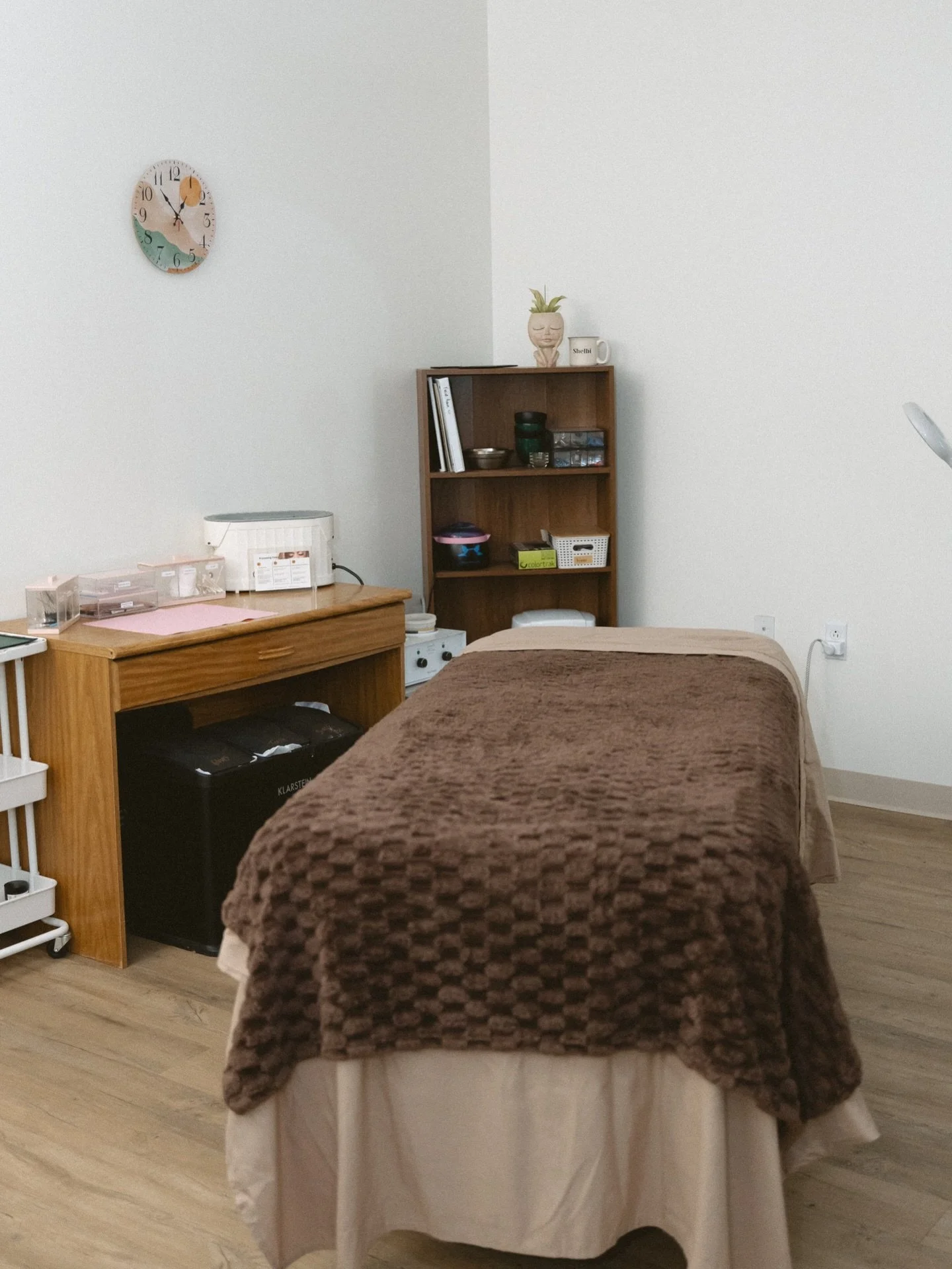 Book a ✨MASSAGE✨

With a background in sports massage and years of experience, Lizzy offers functional and deep tissue massage through Verdant Salon and Suites. We are excited for you to experience relief and relaxation!

Options:
60 minute massage
9