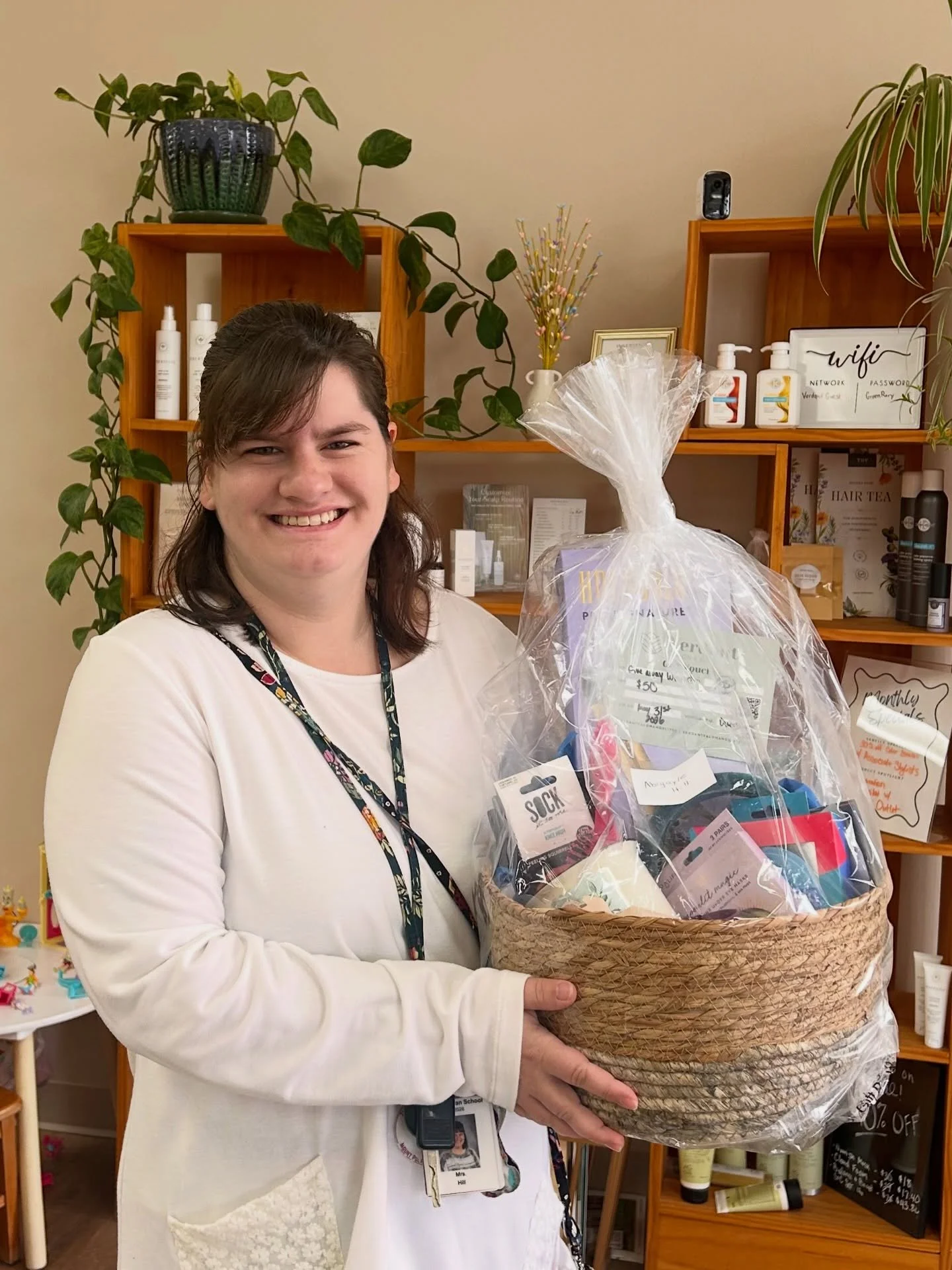Congratulations to Abigayle! The winner of our collaboration basket with The Overstock Outlet. 😊🧺🏆
