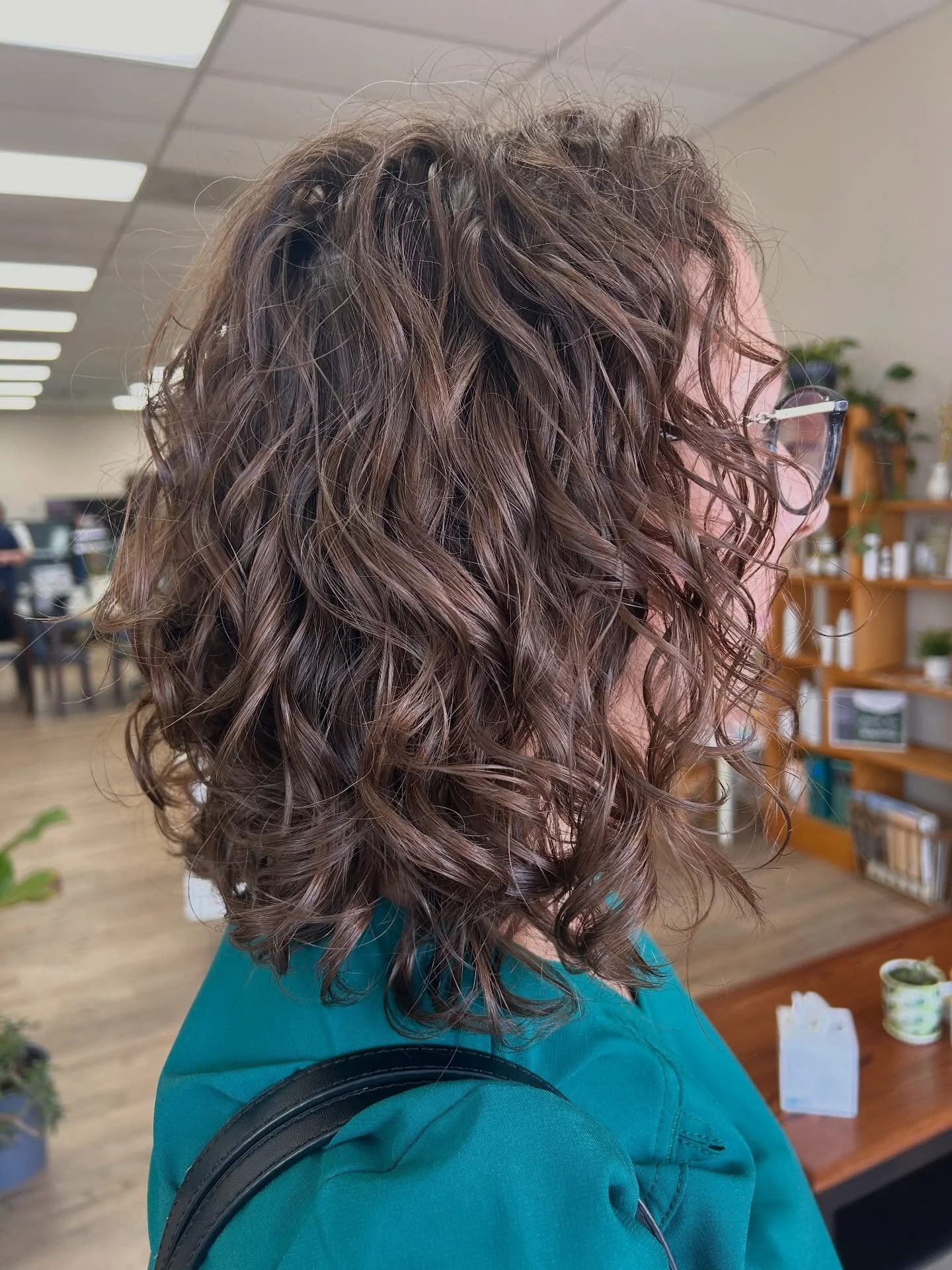 Refreshed and ready to go! ✨🪩🍫

P.S. If you feel like your brunette is looking orangey it&rsquo;s time to schedule a treat and tone to cool it down. 😘