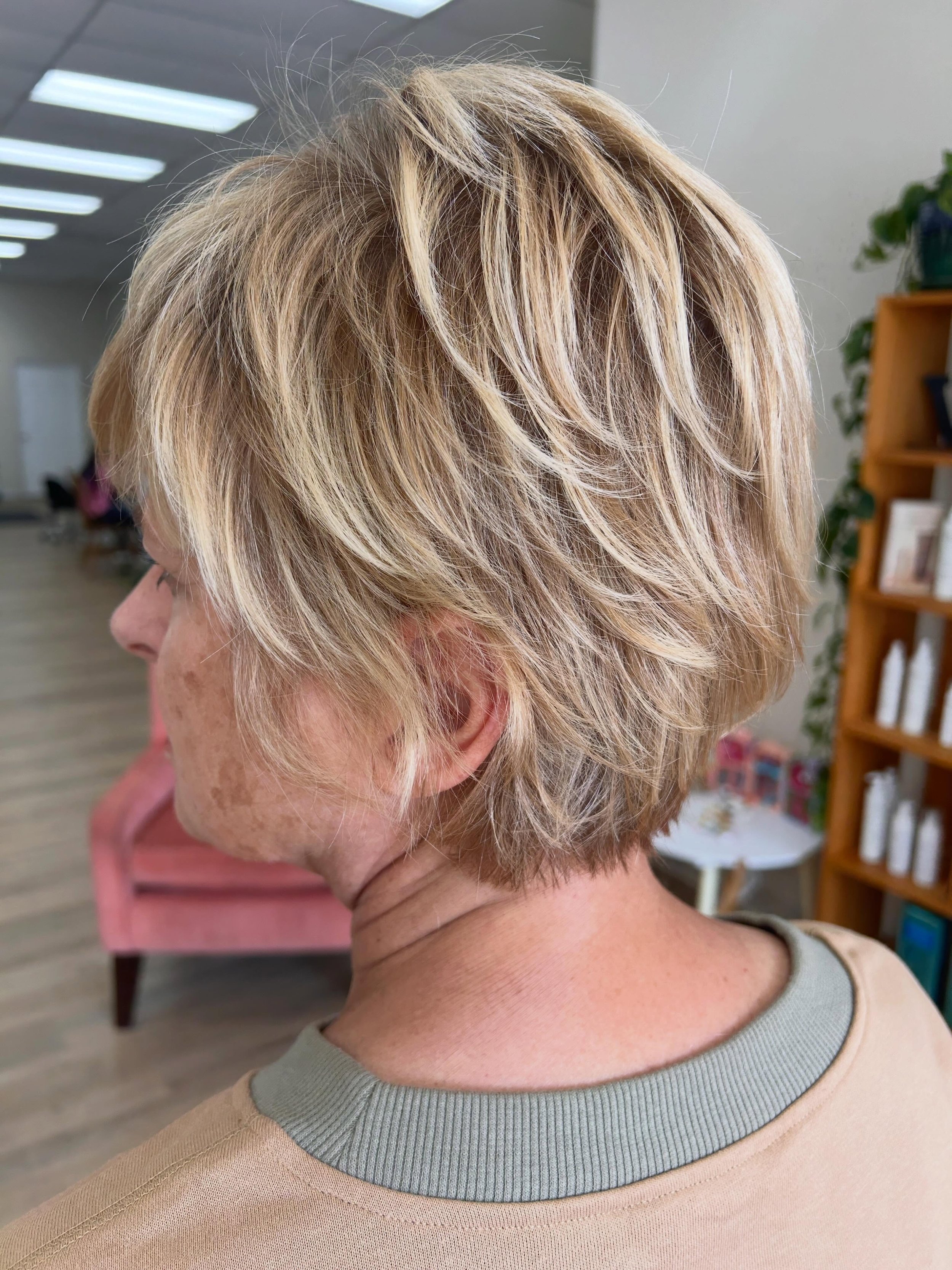 Just a painted bixie ready cut ready to take on summer! 😎🌻

(Or whatever the kids these days call a pixie your growing into a bob look. 😂) 

Balayage | Natural Colorist |Bob | Bixie | Pixie |Lincoln IL | Clean Ingredient Salon | Green Circle Salon
