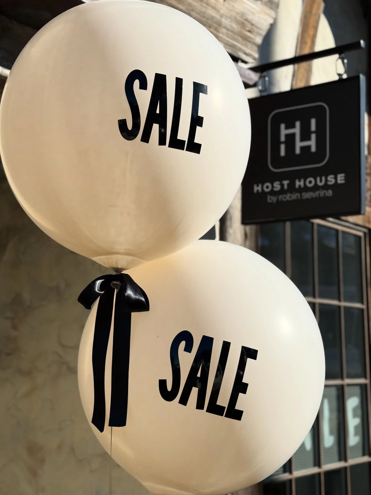 Happy Monday! Enjoy 40% OFF storewide on entertaining essentials and design favorites / 20% OFF furniture floor samples&hellip; stop in to see what&rsquo;s waiting for you in store. Shop before it&rsquo;s gone!

⏳ Limited quantities, all sales final,