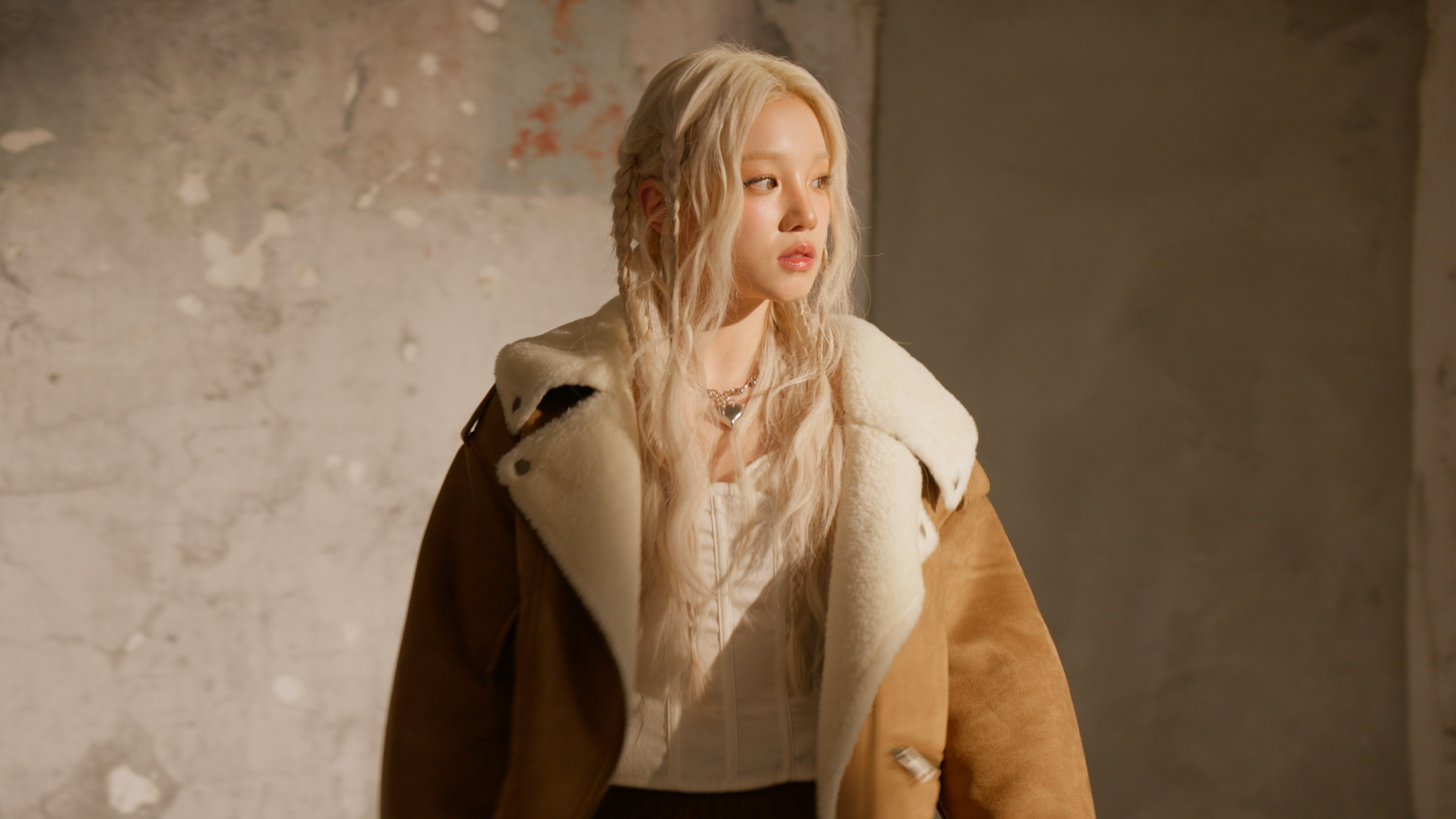 UGG x I-DLE (SOYEON & YUQI)