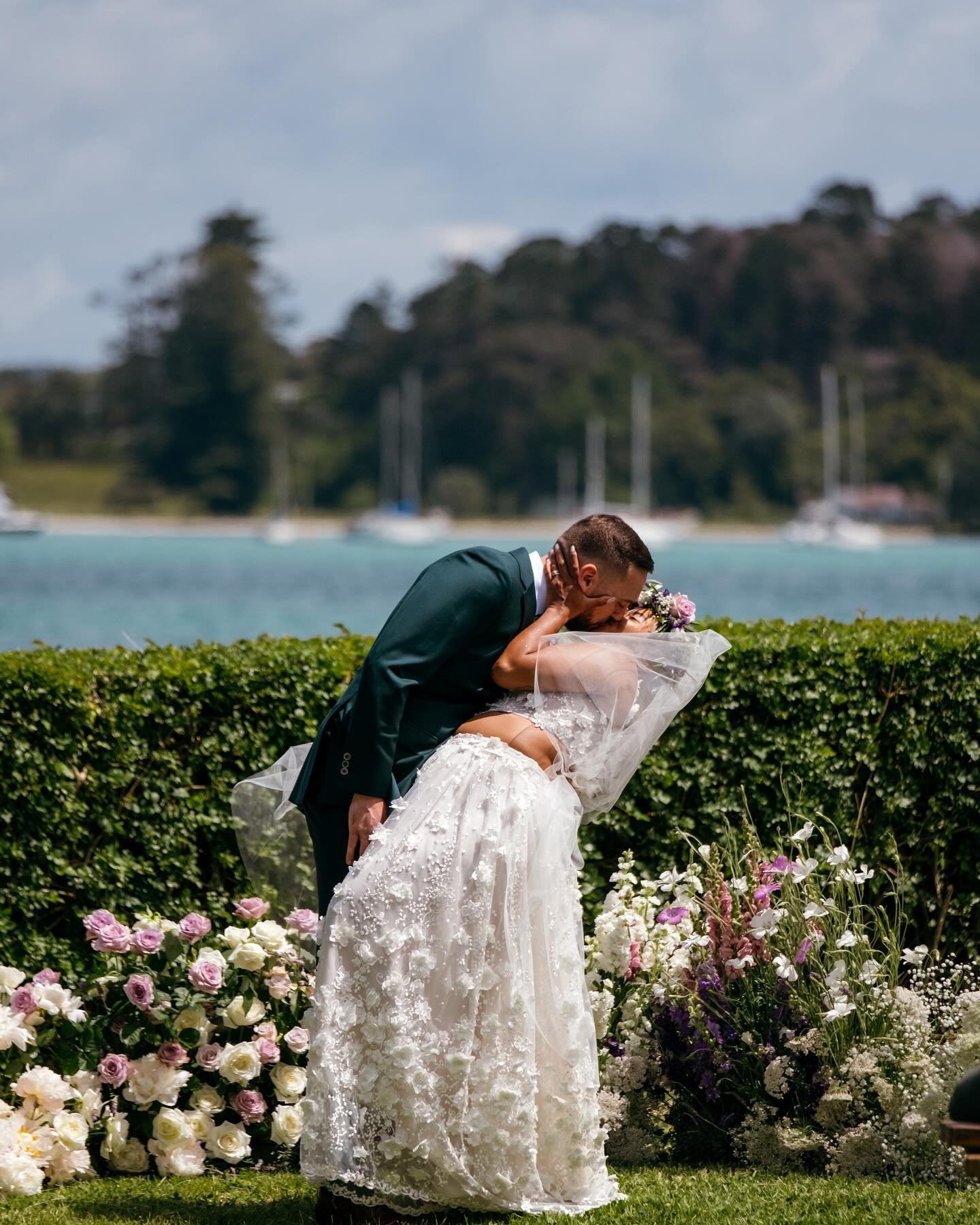 French romance on Waiheke with Nathalie &amp; Axel 💜
📸 @simonecilea_photography