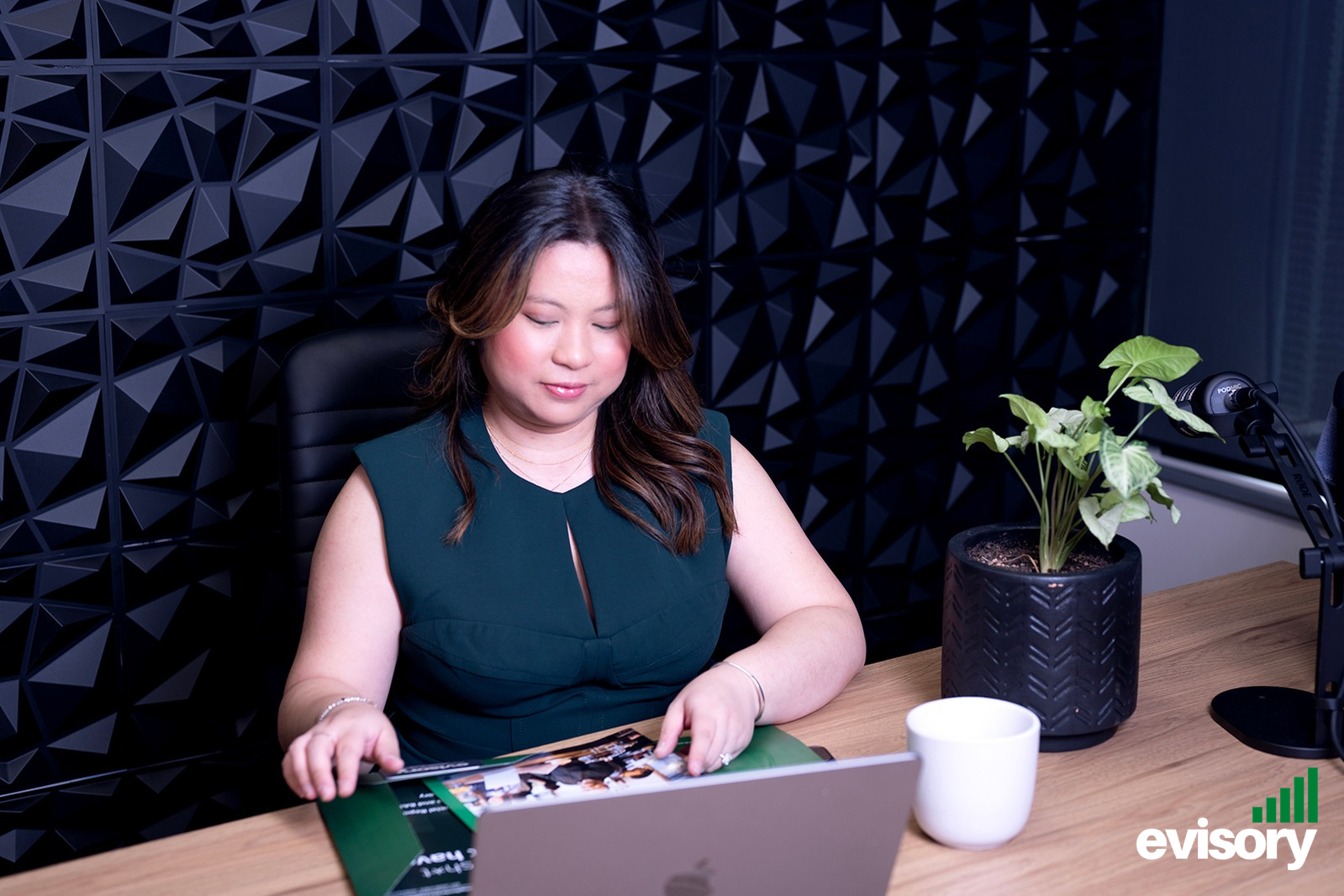 Hospitality payroll and rostering analytics dashboard for restaurant financial management