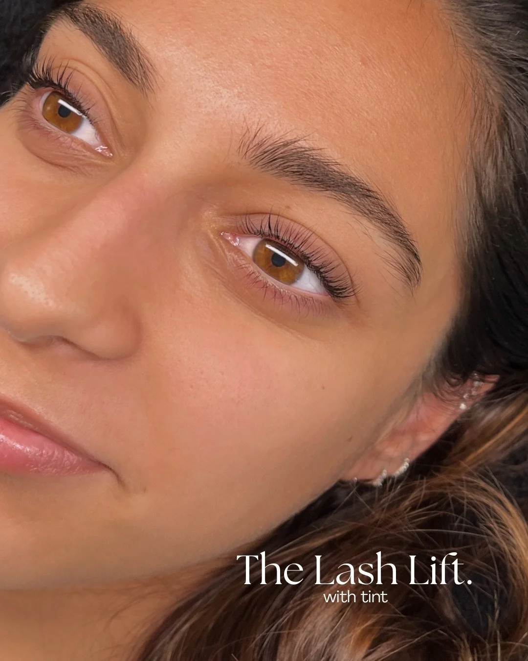 First post of 2026 🥂🥳&hearts;️

Here are some pics of a lash lift and tint I did on one of my beautiful clients. 

Our goal was to get a dramatic lift UP, but not too curly as we did not want her long natural lashes to touch her brow bone. 

Using 