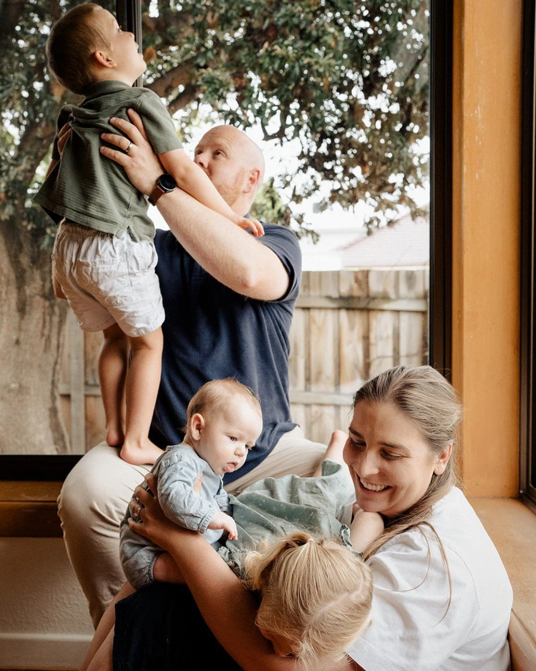 Family connections are funny things&hellip; sometimes you discover you're actually related to the people in front of your lens. Turns out this gorgeous family and I are distantly related by marriage. Don&rsquo;t ask me to explain how&hellip; I had to