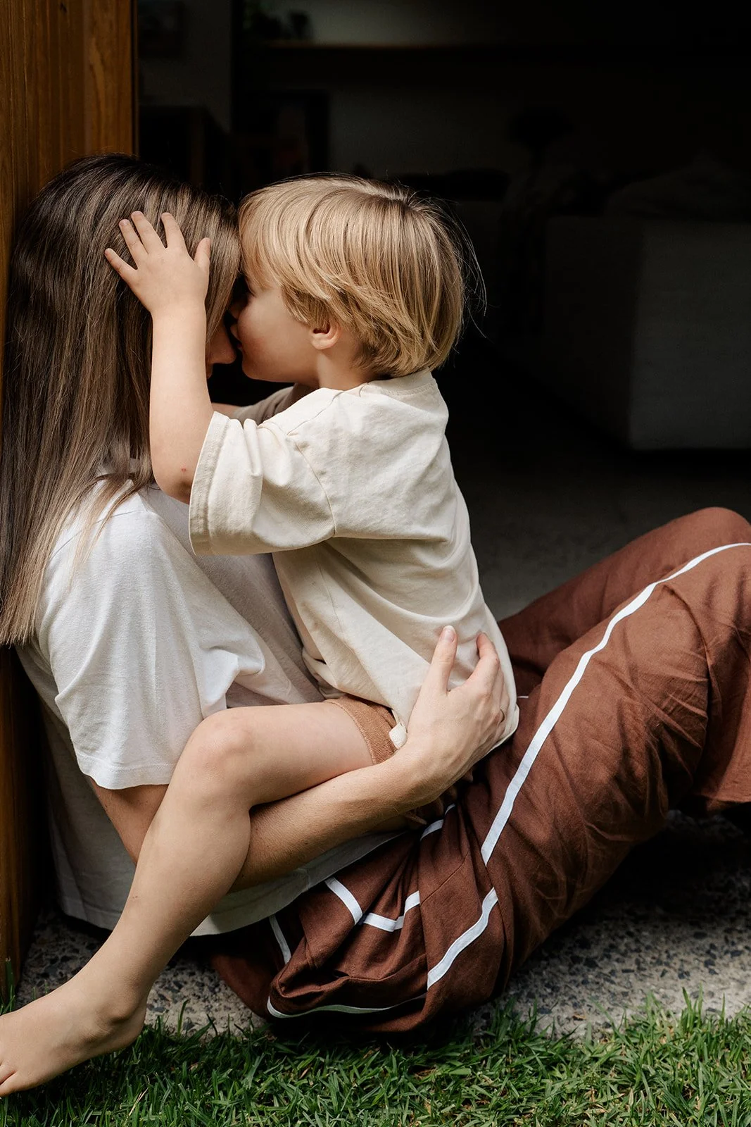 I love weaving as much touch and connection as possible into every session - because in real life&hellip; when are our kids not touching us/ontop of us/behind us/under our feet?

From one over-touched mama to another, let&rsquo;s capture the beauty i