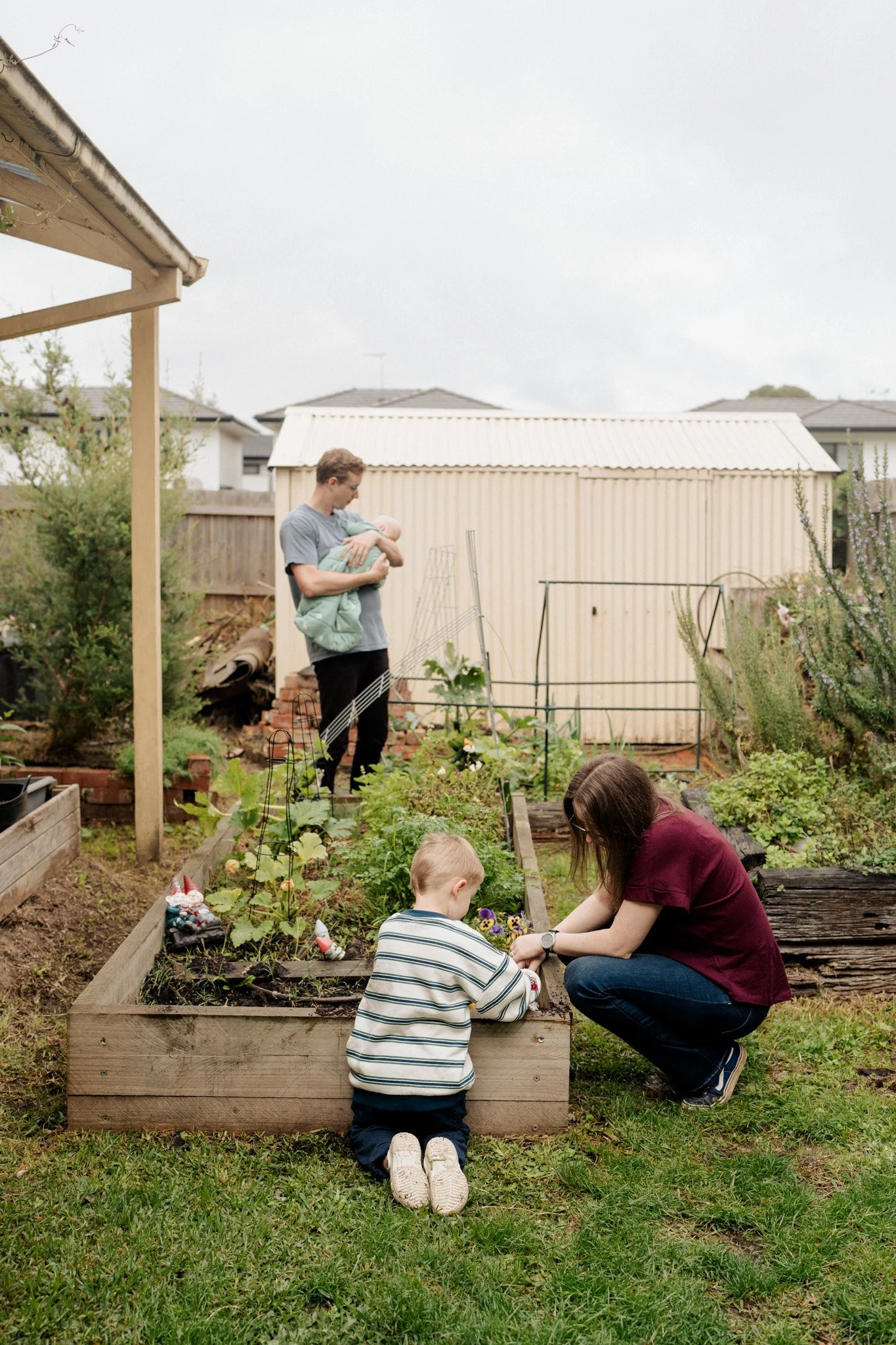 What do your kids love to do?

This is something I&rsquo;d really love for you to think about when we have a session together.

Because I love capturing families doing the things they would normally do together - not just what I tell you to do.

Do y