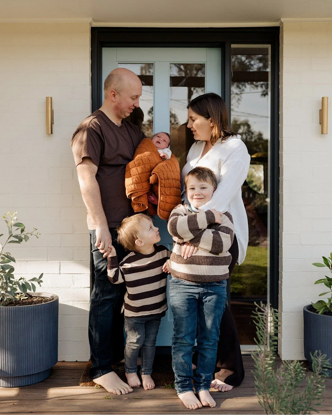 This is part two with Amy and her fresh family of five. 

I love being able to take photos inside your home, but I also LOVE heading outside too.

If you have a front or back door, a patch of grass and no rain, you can bet we&rsquo;re going to ventur