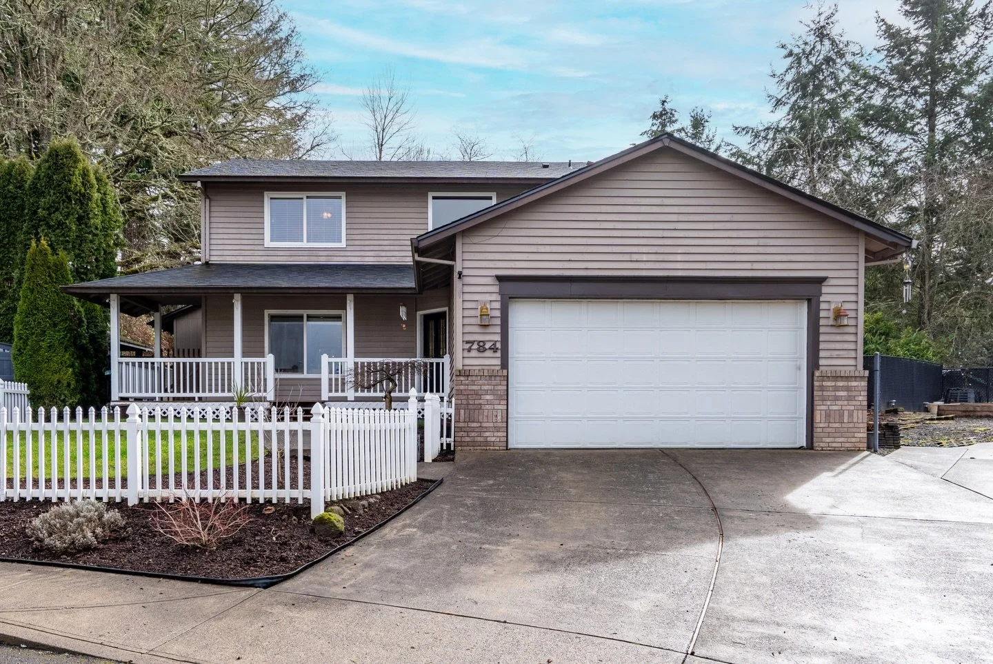 &bull;
&bull;
&bull;
784 NE Edgehill Dr
Estacada, OR 97023