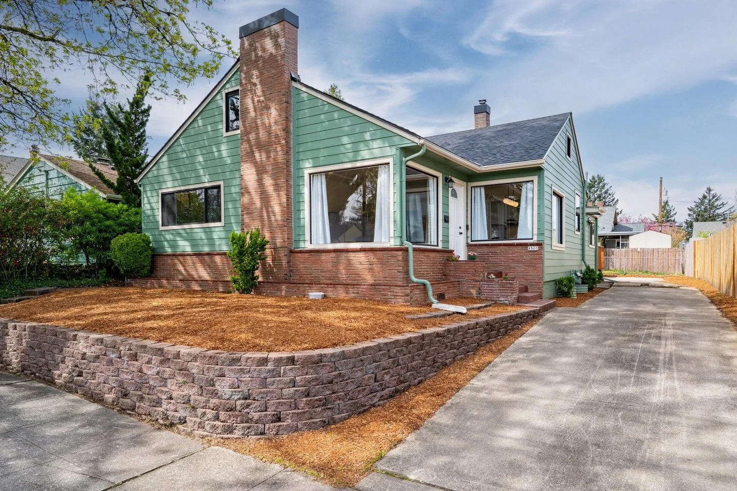 &bull;
&bull;
&bull;
8505 SE Yamhill St
Portland, OR 97216