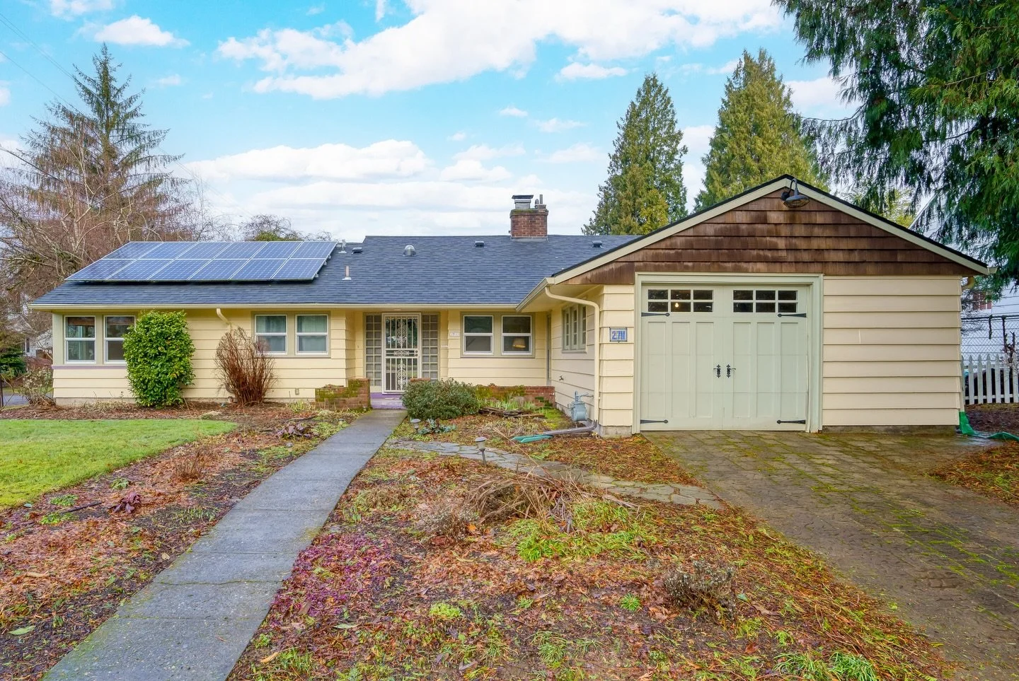 &bull;
&bull;
&bull;
2711 NE Ainsworth St
Portland, OR 97211