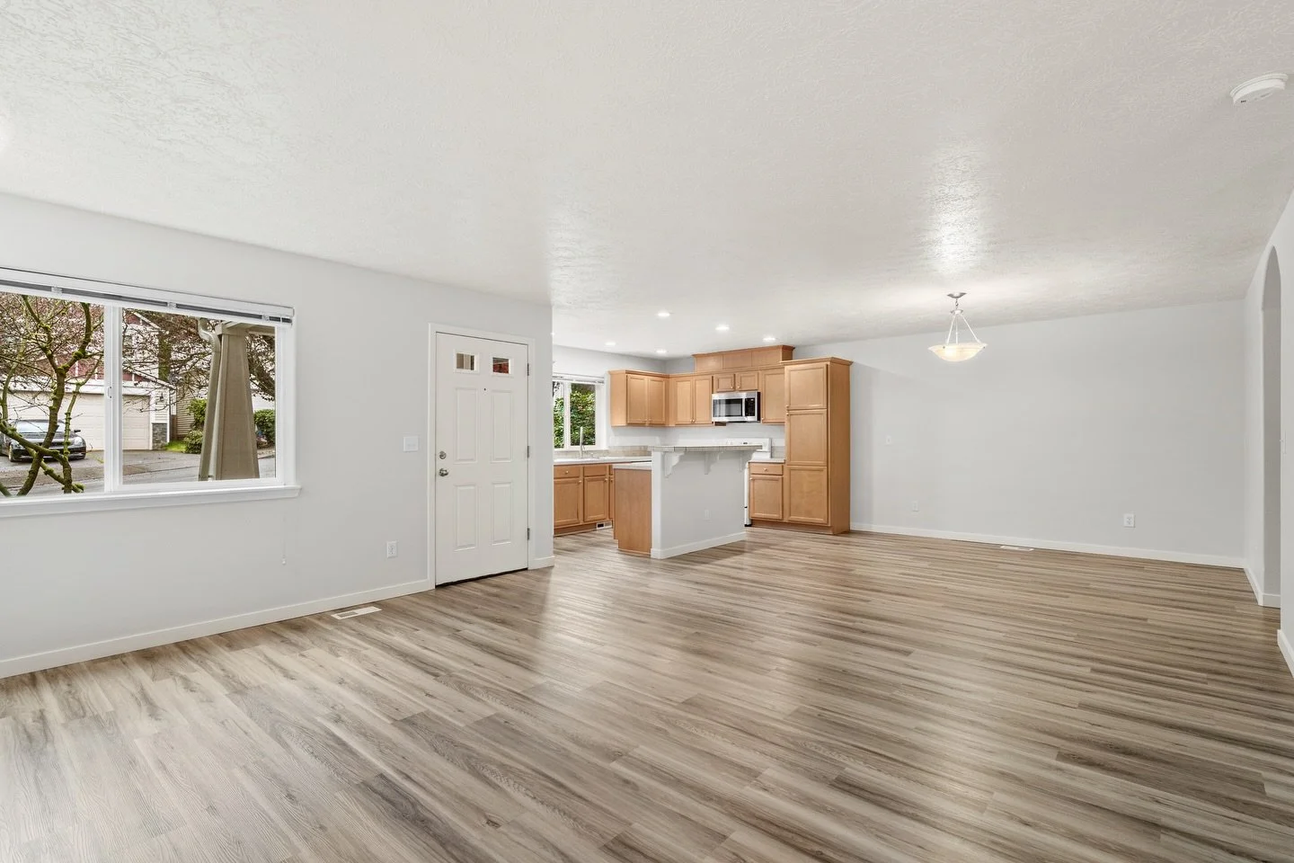Virtual Staging

38800 Cascadia Village Dr &bull; Sandy
5803 SW 56th Ave &bull; Portland