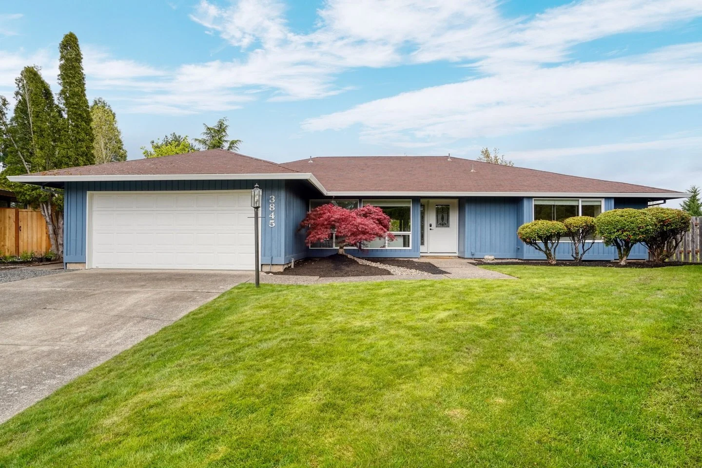 3845 NW 172nd Pl &bull; Beaverton

#portlandrealestate #pdxrealestate #portlandhomes #pdxhomes #realestatephotography