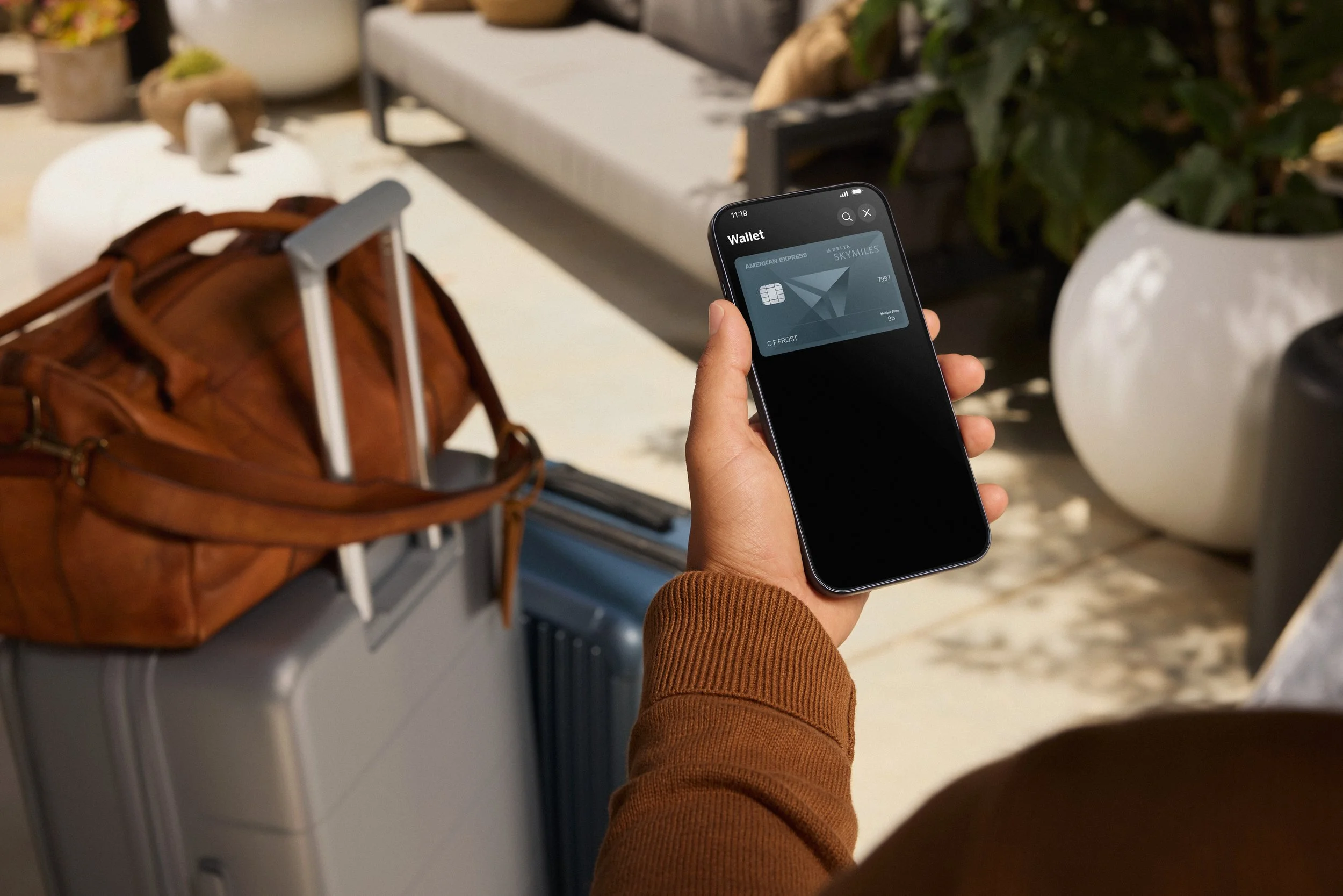 Amex_DeltaCardRefresh2026_In-TransitPatio_Consumer.jpg