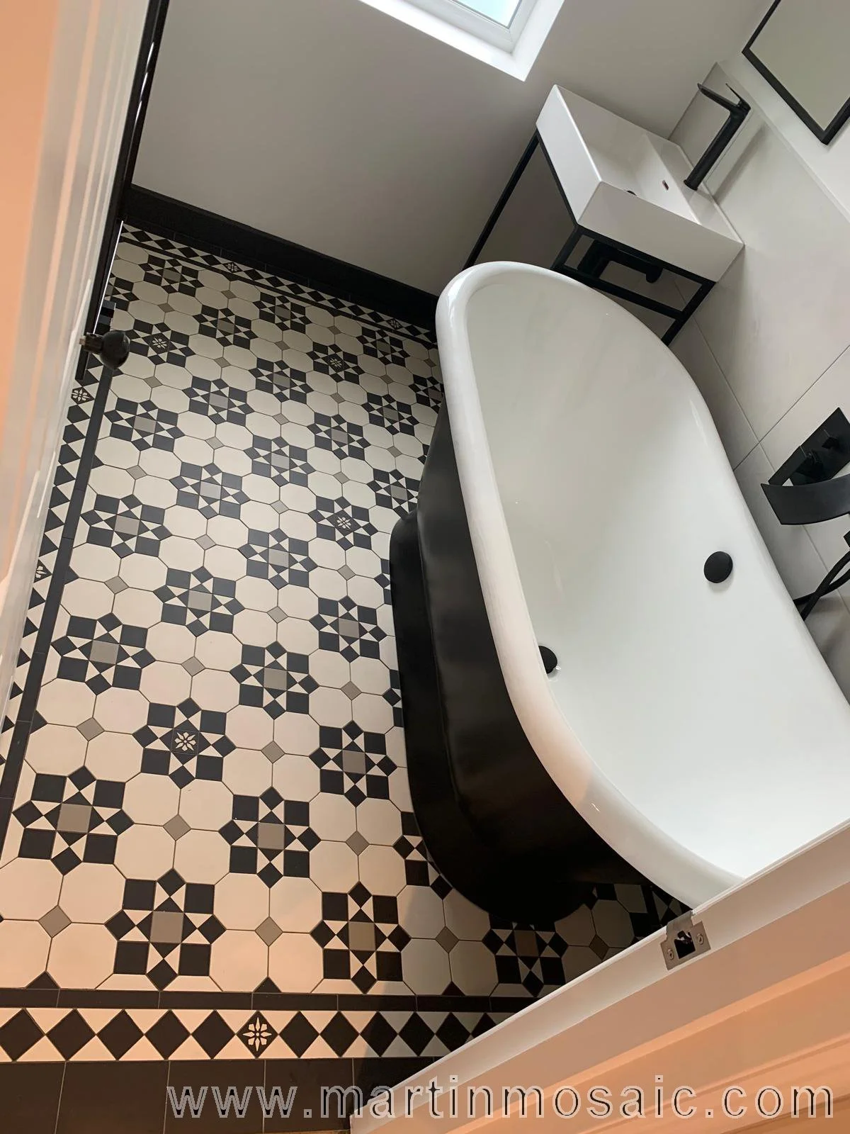 Bathroom - Modern design octagon tiles with encaustic tile