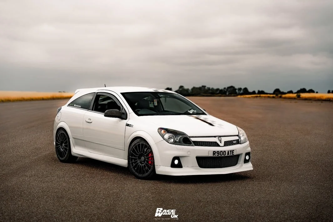 A few of our All Stars shot by @wolfies_garage on the runway!

#racewars_uk