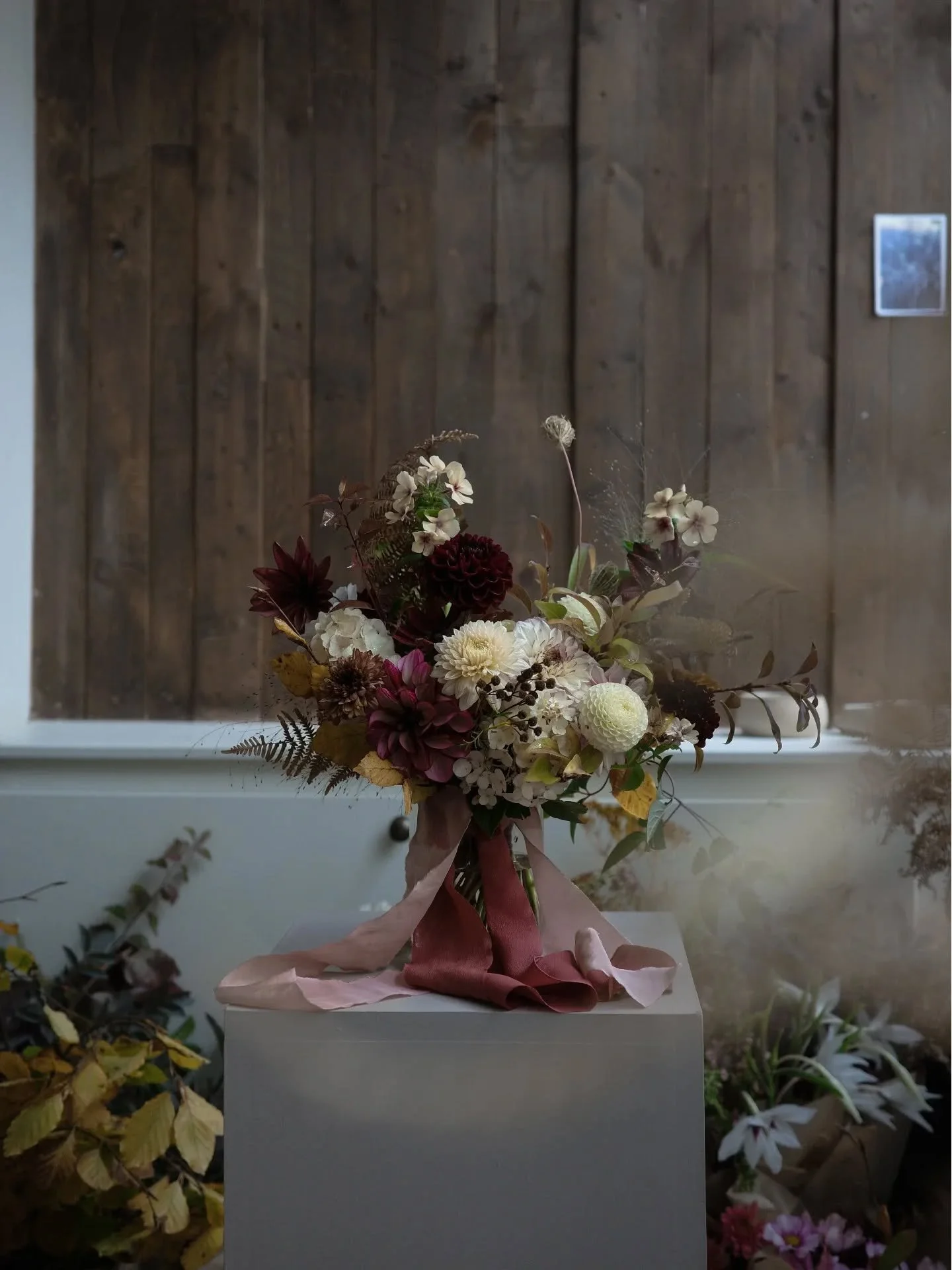 For Linsey. 04.10.25

Autumn in a nutshell. Massive congratulations to Linsey + Jack who were married on Saturday, sheltered from Storm Amy in the perfect embrace of the walled garden at @colstoun 

For @ochrebotanicalstudios 

Flowers from @scottish