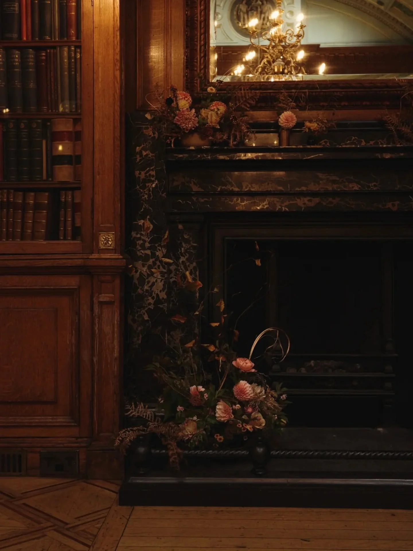 16.10.25 // for Aubrey + Alec

If ever there was a space built to hold autumn so perfectly. 

How gorgeous to spend a quiet morning here creating these delicately tumbling and twirling October ceremony florals, set against the New Library's inky blac