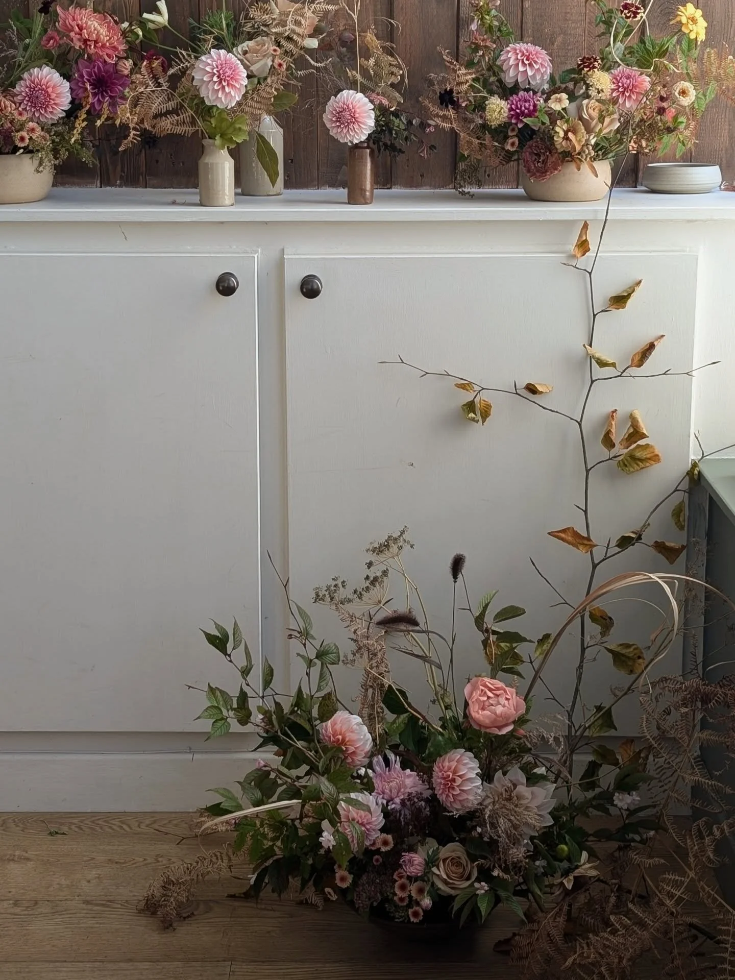 A longer than usual Sunday on the go slow, enjoying some gentle behind the scene studio snippets from an autumn wedding. 

#autumnwedding
#autumnbowl
#brackenseason
#anextrahour