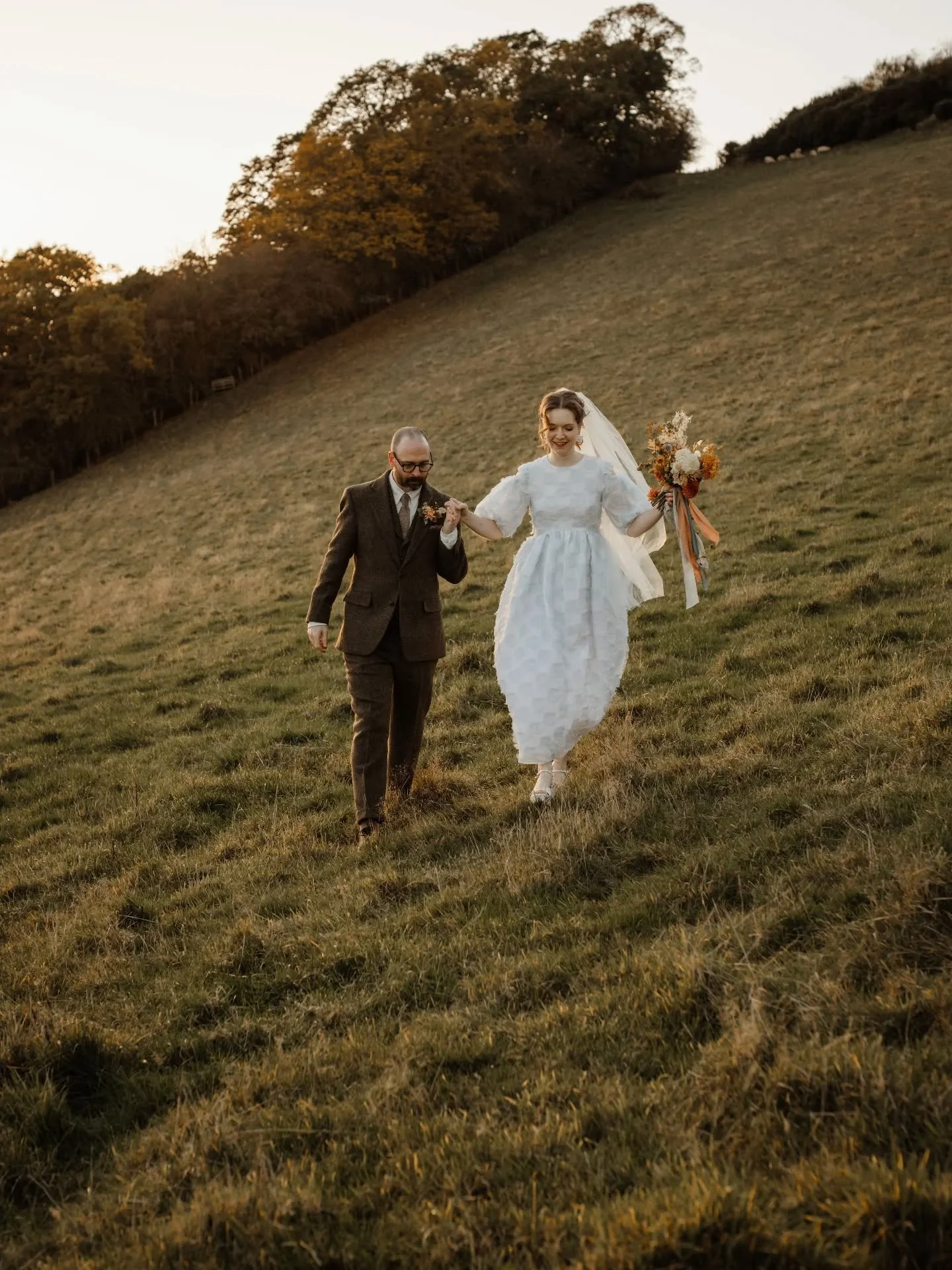 This week included a BIG studio tidy up, which meant going through lots of lovely dried elements, wrapping them in tissue and packing them away in cosy boxes. And all those golden textures and sculptural twiddles took me right back to this belter of 