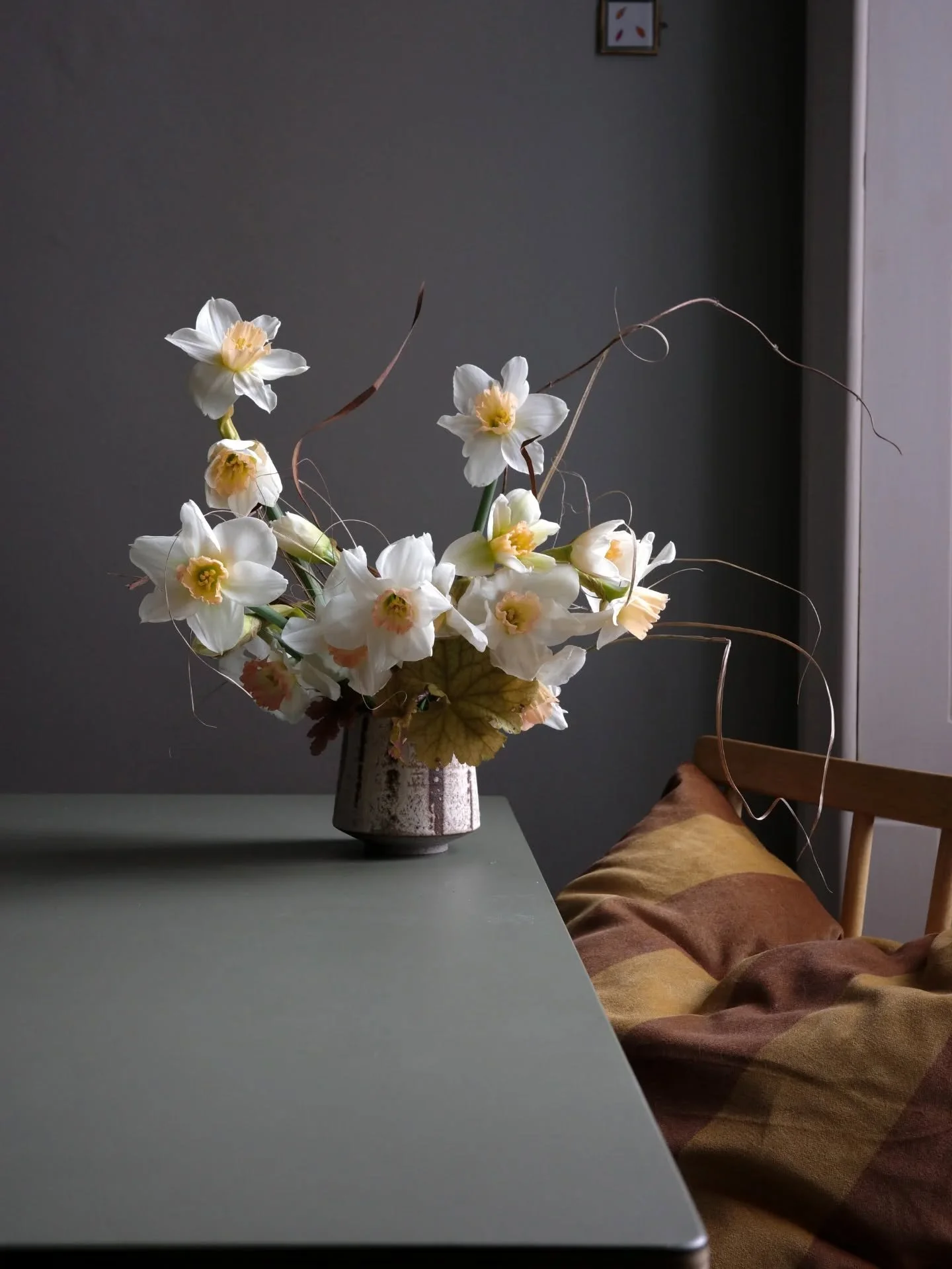 My daughter likes to give me daffodils on Mother's Day, ever since she was 18 months old and bumbled through to my bedroom that Sunday waving a yellow daffy in her hand and shouting 'fwowers!'

These are this year's offering. Forever my favourite fwo