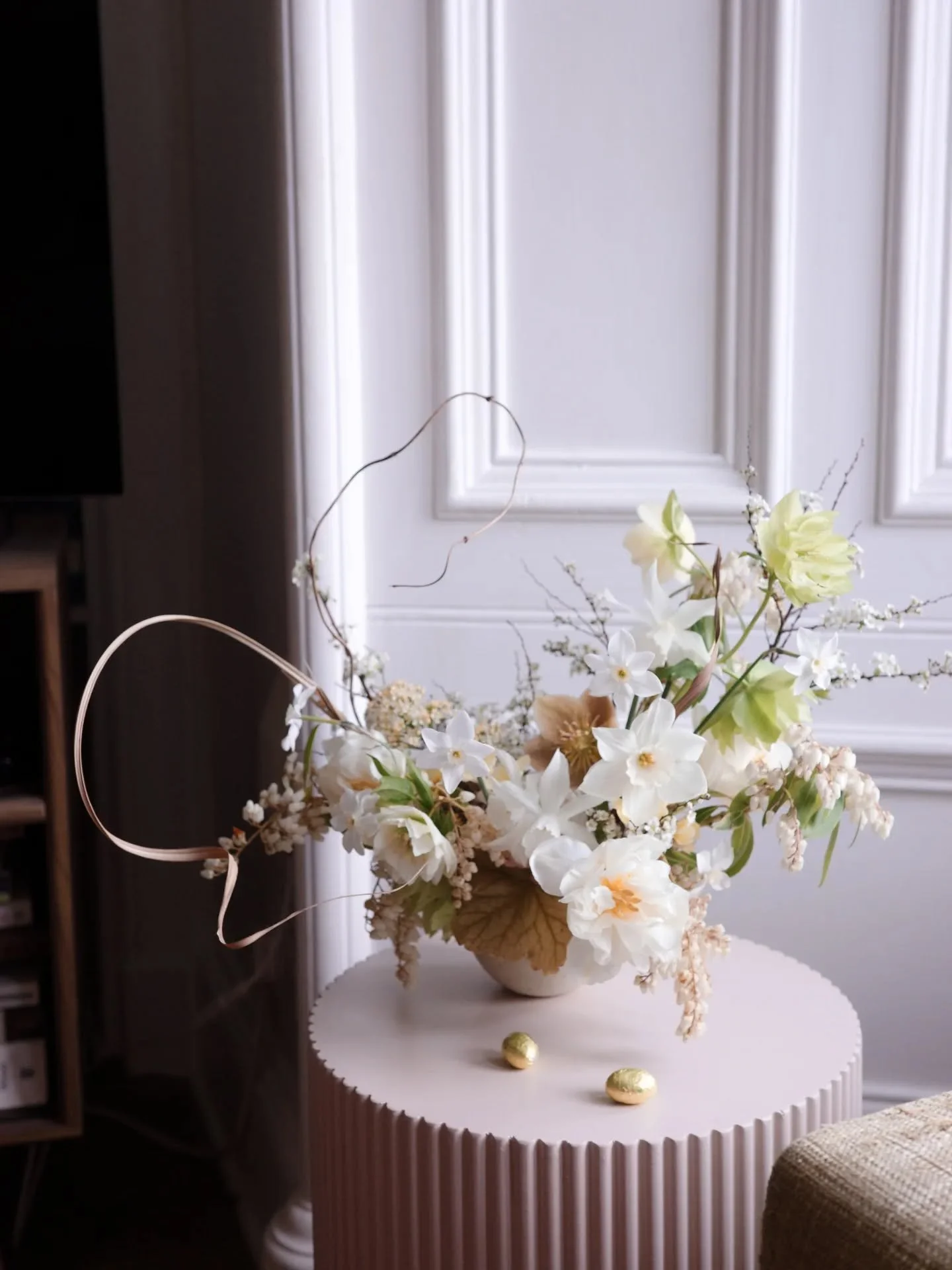 Currently around 75% chocolate + hot cross buns. 

Happy Easter to those who celebrate. 🐣

Bowl by @blanc.ceramics 
Made with @smithandmunson tulips and snippings from the garden.

Easter Bowl &bull; Spring Flowers &bull; Garden Gathered &bull; Apri