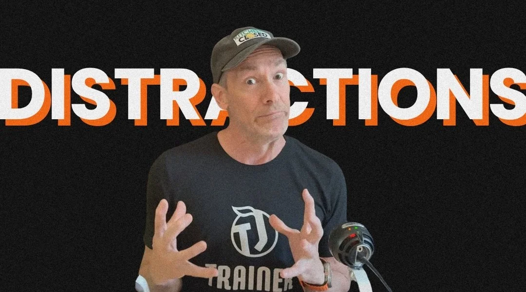 How to Use Distraction to Control Cravings and Eat Less