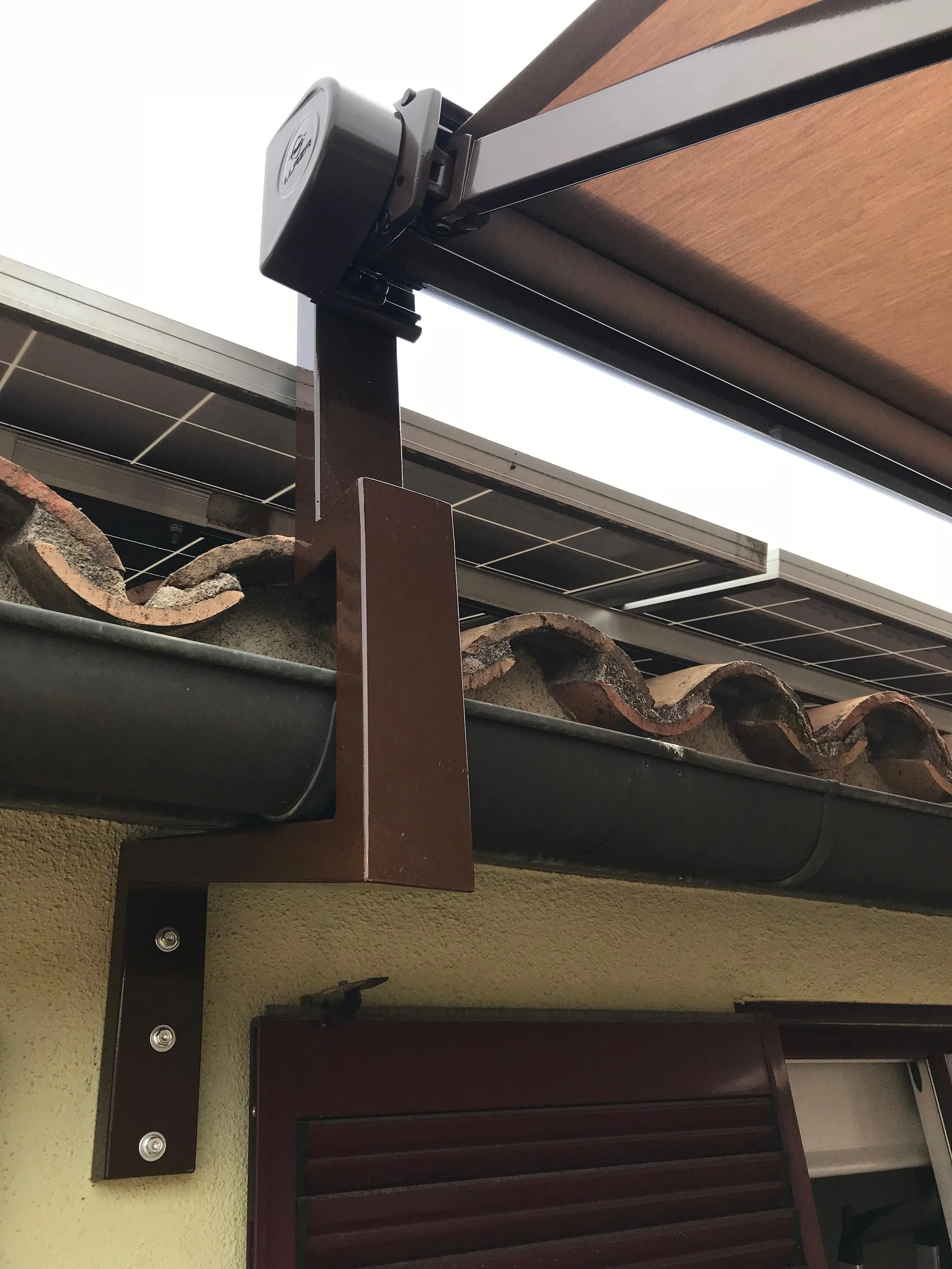 Suports especials amb tendal cofre