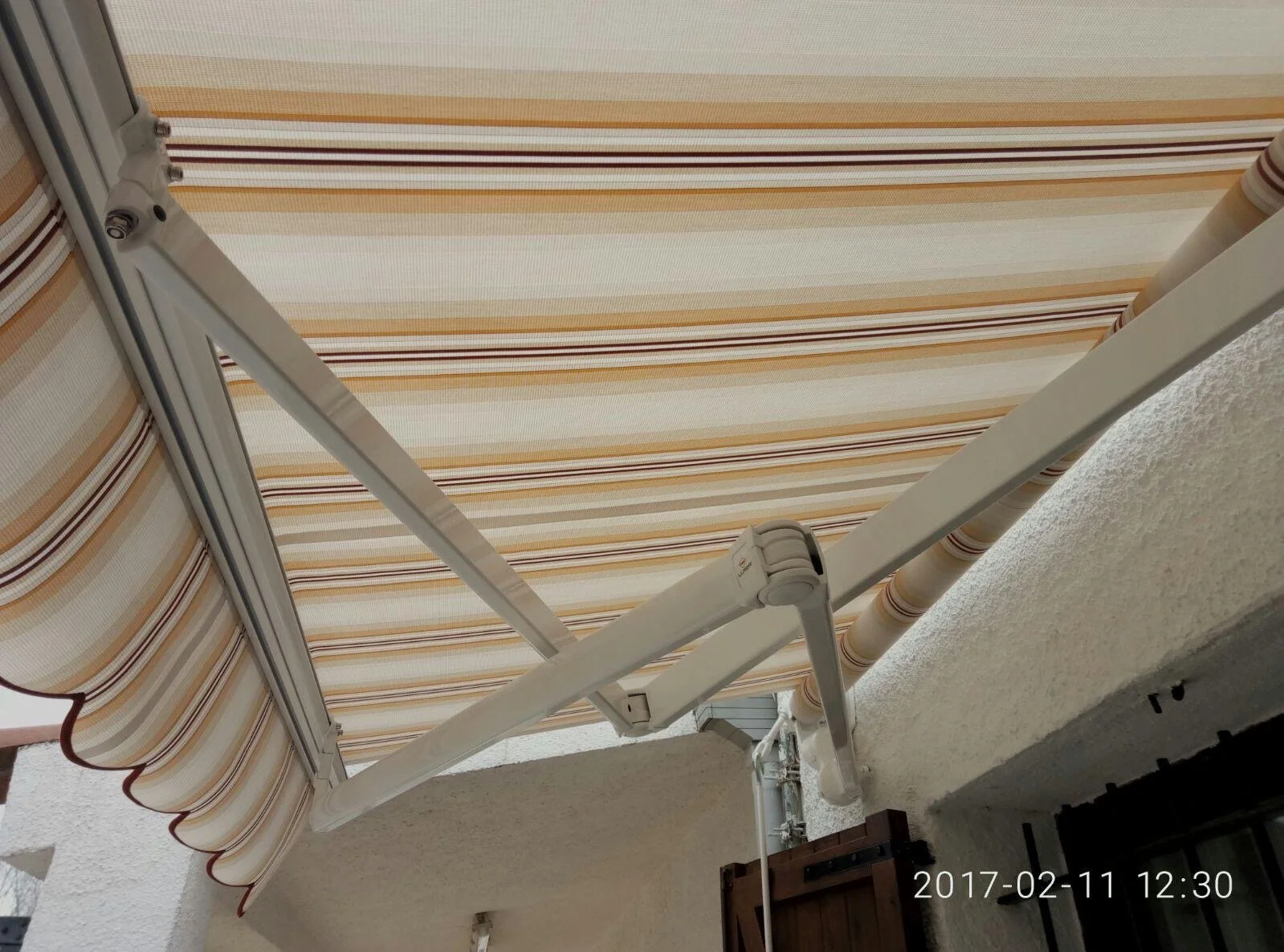 Braç invisible amb braç de creuament. Per quan l'amplada no permet més sortida.