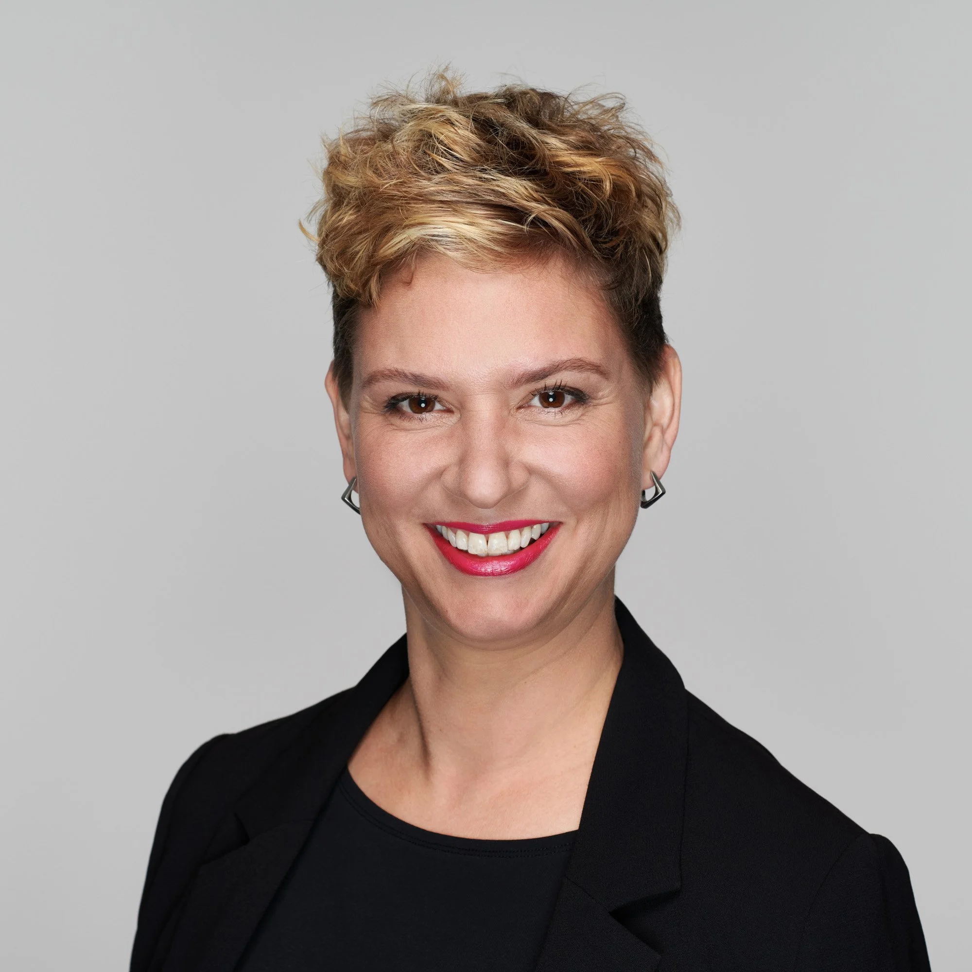 usiness Portrait Berlin – Frau mit blonden Haaren, Studioportrait