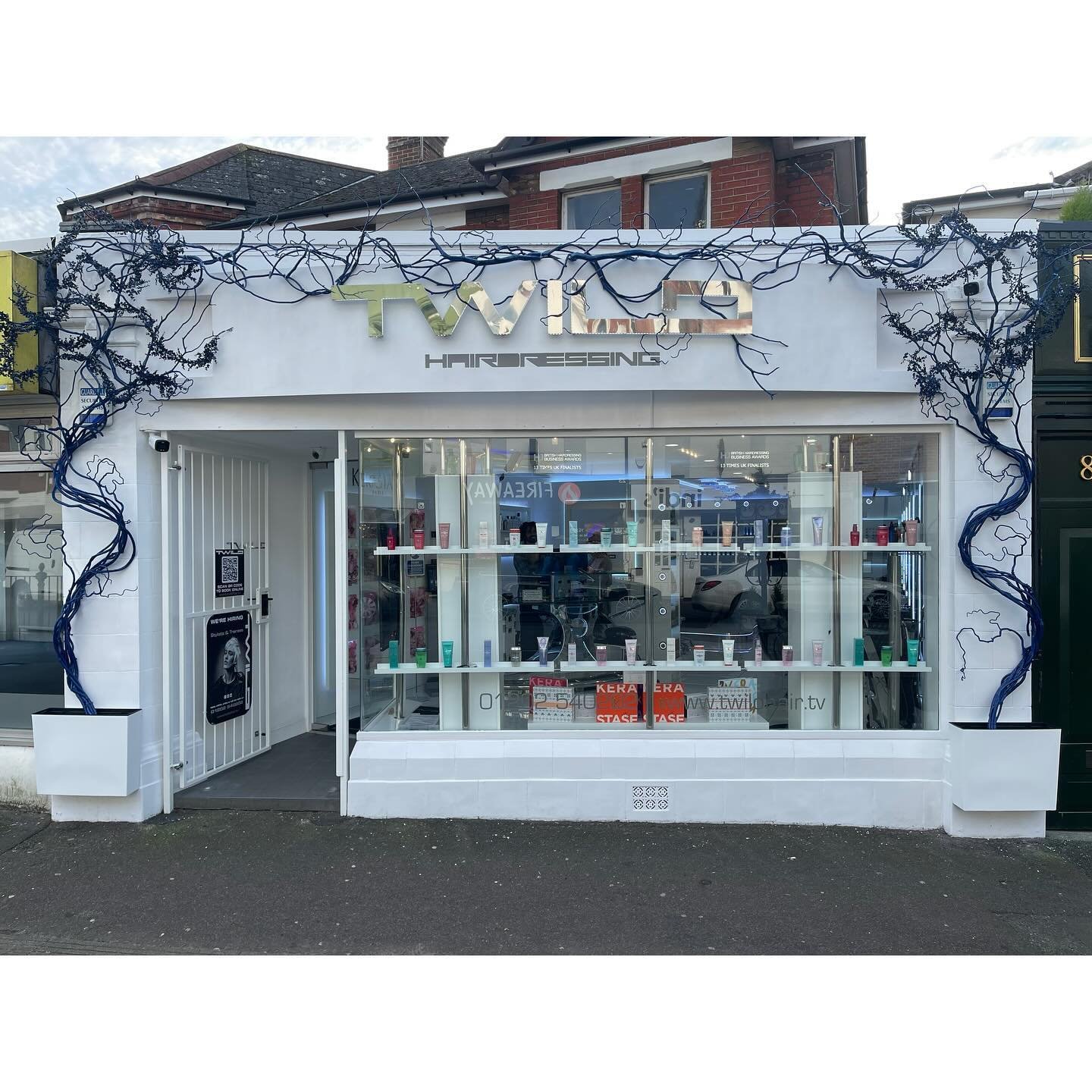 W i n t e r  B l u e s | Something so wavy &amp; navy has never looked so good ♡︎

Made with 𝓁ℴ𝓋ℯ by the unsung hero 🙌🏽

#NavyConcept  #VisualConcept  #WinterDisplay  #RoyalBlue  #Shopfront  #SeasonalStatement  #TwiloStyle