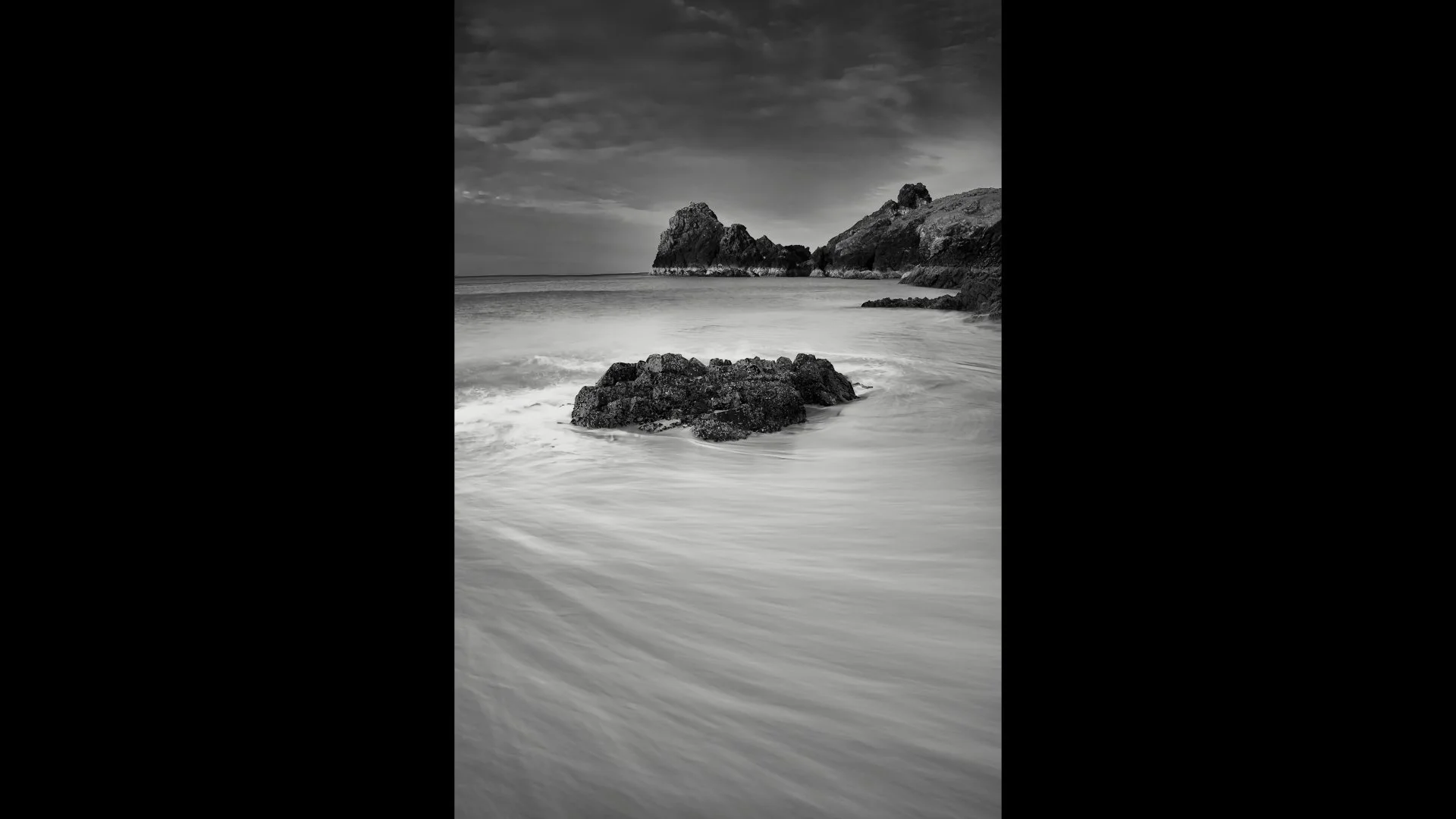 Kynance Cove Black and White.jpg
