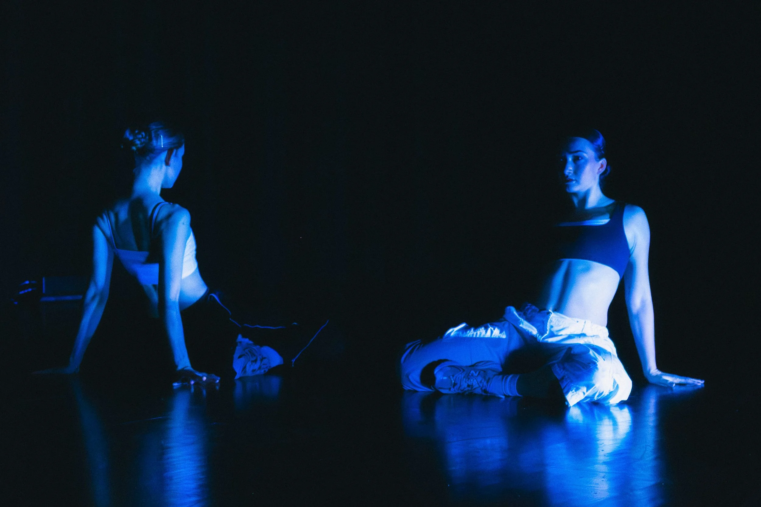 "dissolving" - Lucca Bella Stothers et Jeanne Tétreault. Photo par Sam Barriault. 
