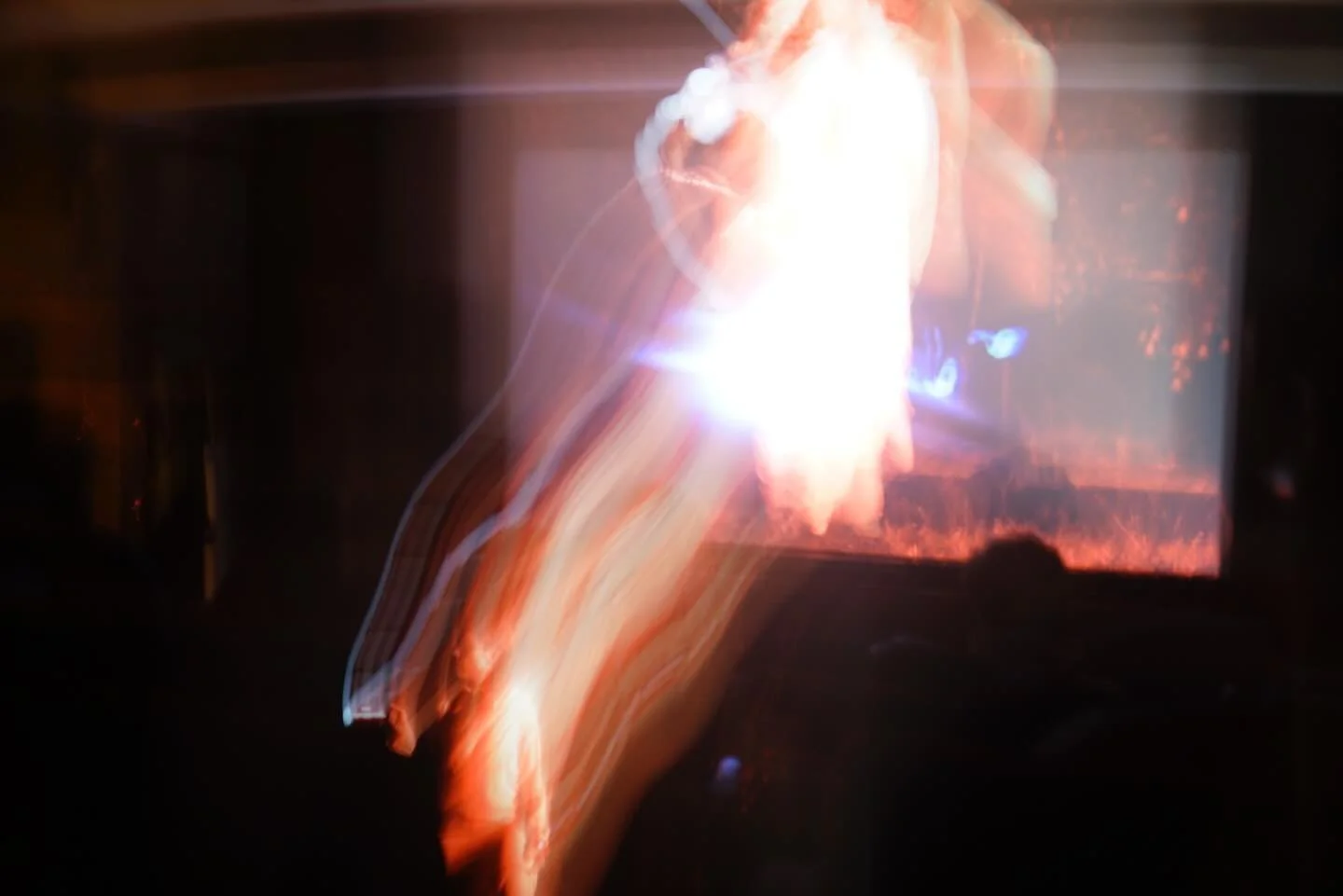 Traduzindo meu romance Porque at&eacute; a morte terei fome para o ingl&ecirc;s.
Watch out, gringos.

Eu devo tudo &agrave; menina que escreveu esse livro. Que enfrentou a vergonha de se expor, o medo das cr&iacute;ticas e ainda assim publicou. Porqu