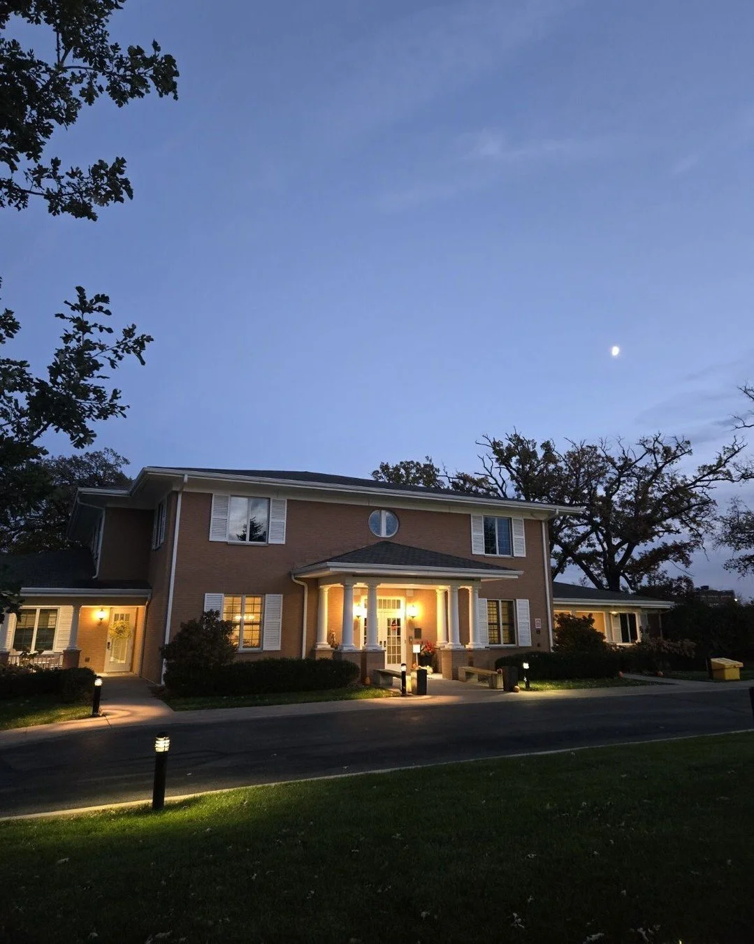 For 10 years, the Milwaukee VA Fisher House has been a place of comfort, care, and community.

Because of you, more than 7,600 military and veteran caregivers have been supported, with over 20,000 nights of lodging provided so families could stay clo