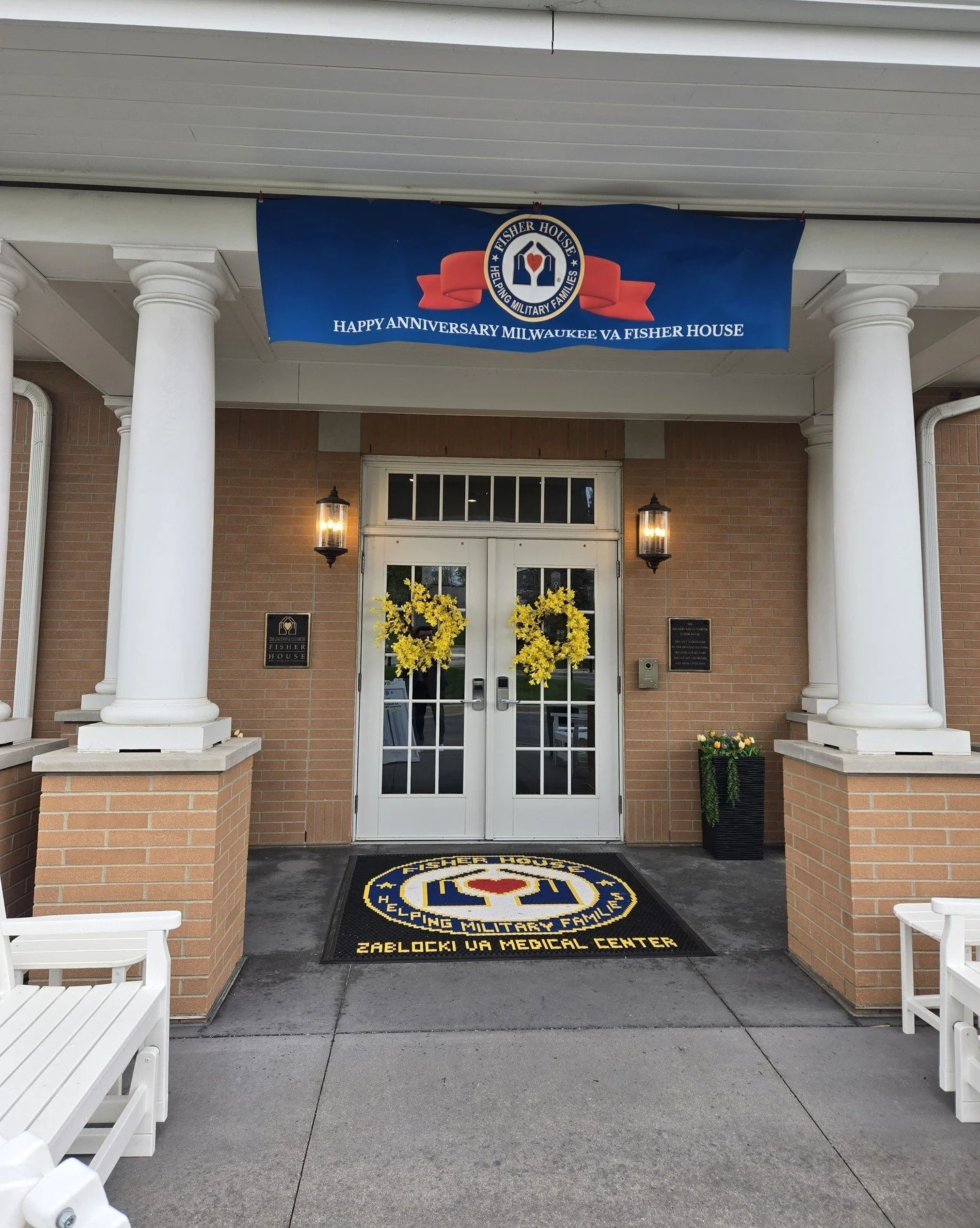Last Friday, we celebrated 10 years of the Milwaukee VA Fisher House serving military and veteran families across Wisconsin.

Over the last decade, this house has welcomed more than 7,800 guests and provided over 21,200 nights of lodging completely f