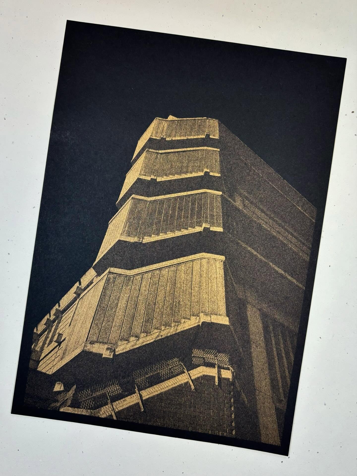 We live under the shadow of brutality&hellip;

Gold on Black 

#risograph #risography #riso #risoart #risographprint #sheffieldart #sheffieldartist #sheffieldbusiness #printmaking #print #printmaker #printdesign #graphicdesign #graphicprint