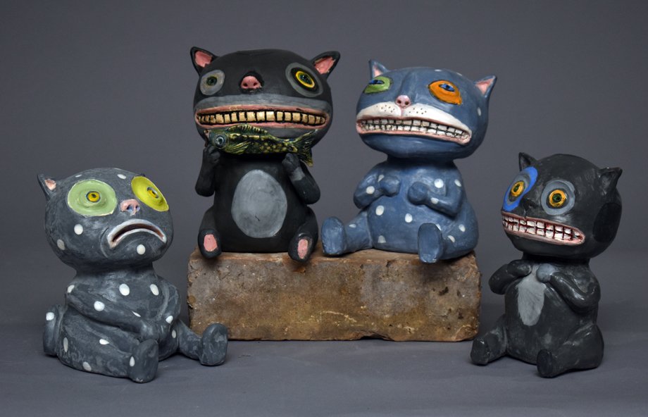 Cats  6"h x 4"w x 6"d Average