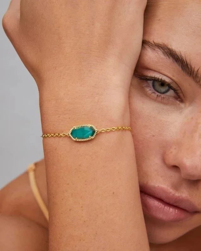 Kendra-Scott-Elaina-Adjustable-Chain-Bracelet-Emerald-Cats-Eye-Gold-02.jpeg