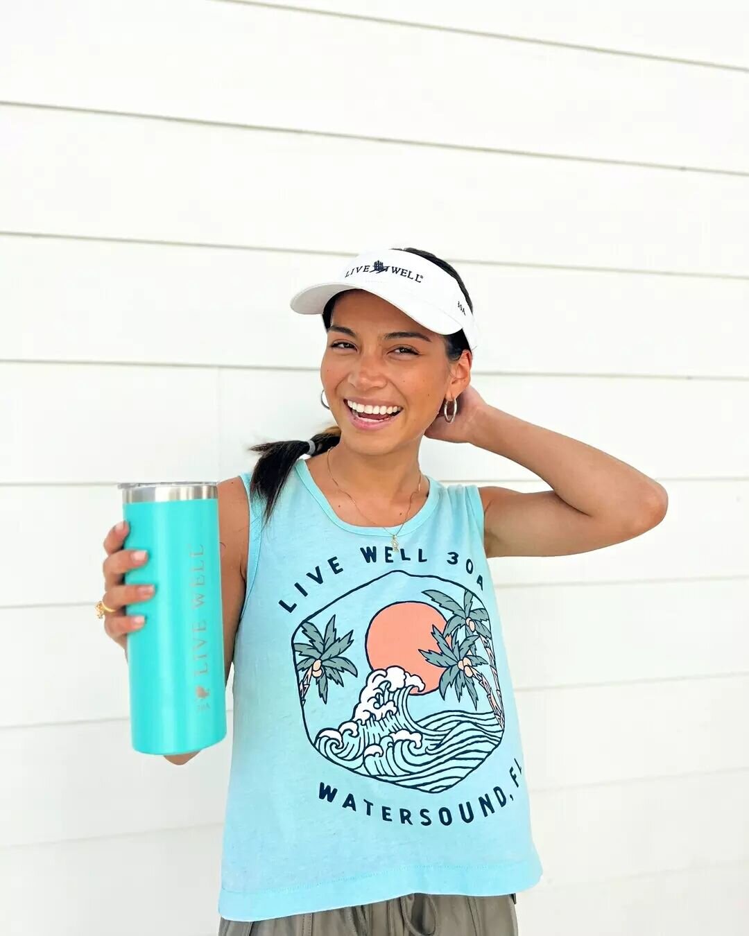Relaxed lifestyle&nbsp;✔️&nbsp;Maximum comfort&nbsp;✔️

Beat the heat and soak up the sun in style this summer ☀️🌊 with our ultra soft Kahuna Blue tank and the classic Legacy visor.

Our insulated Etched Tumblers will keep your drinks cool (or hot!)