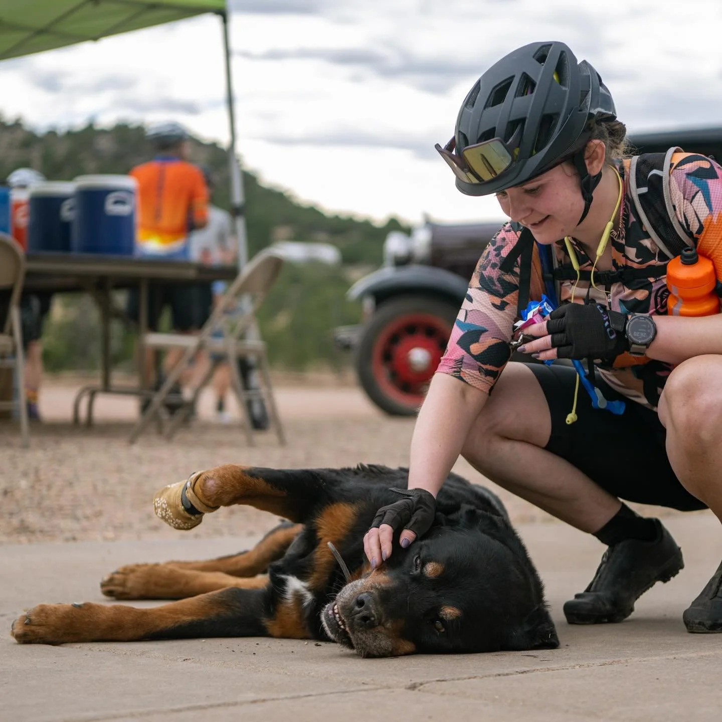 There are a million ways to ride. They&rsquo;re all right. 🤝 @grassrootsgravel is here so folks can find their way and celebrate together. Fast? Funky? Whatever. We got you. 💚 

📸 @tylerphillipsphoto