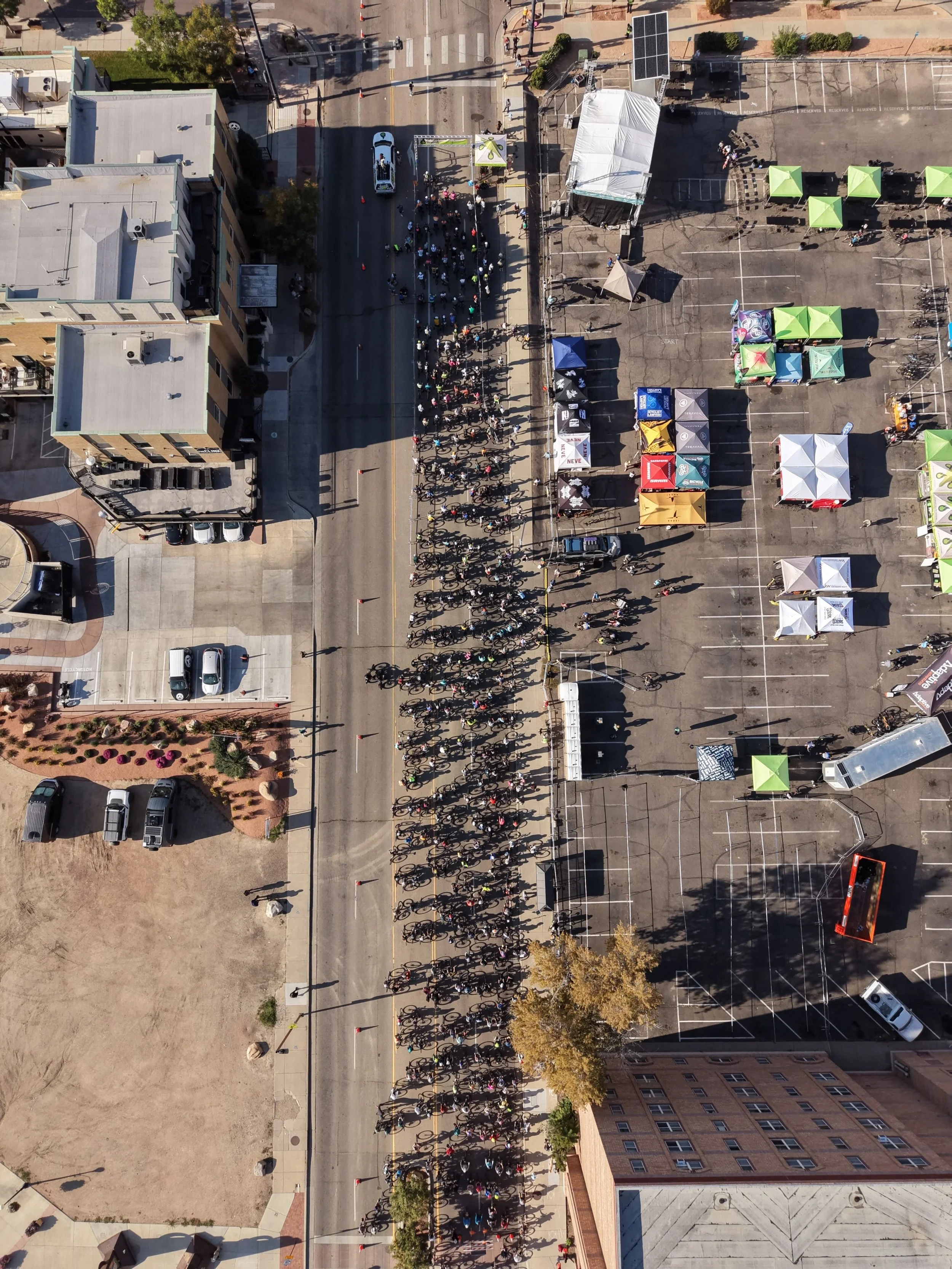 The RIVER of riders from our Lil Chile ride rollin deep this morning!

Photo credit: Tyler Shown (Jolly Mule Productions)

#Grassrootsgravel #pueblocolorado