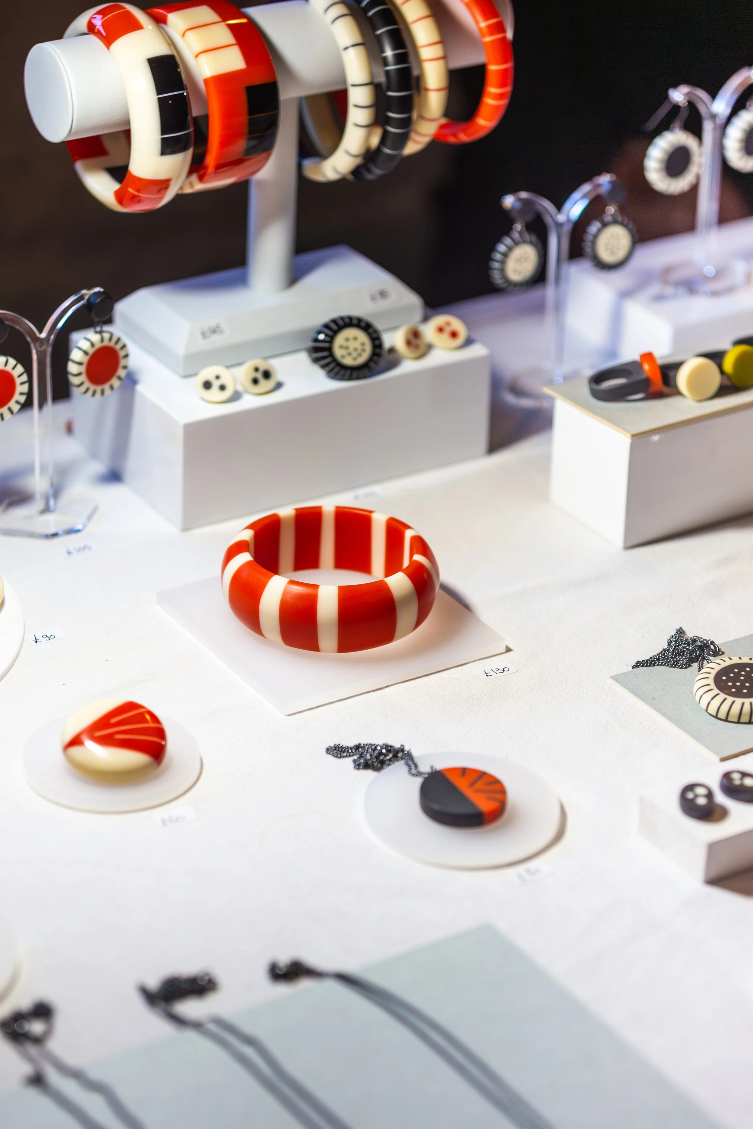 Tiki by Cécile Gilbert