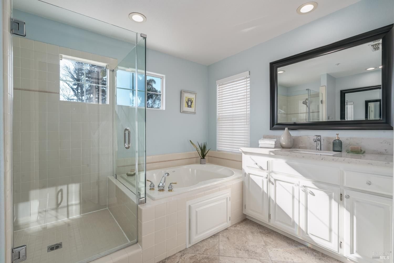 10 Summerbrook Primary Bath.jpg