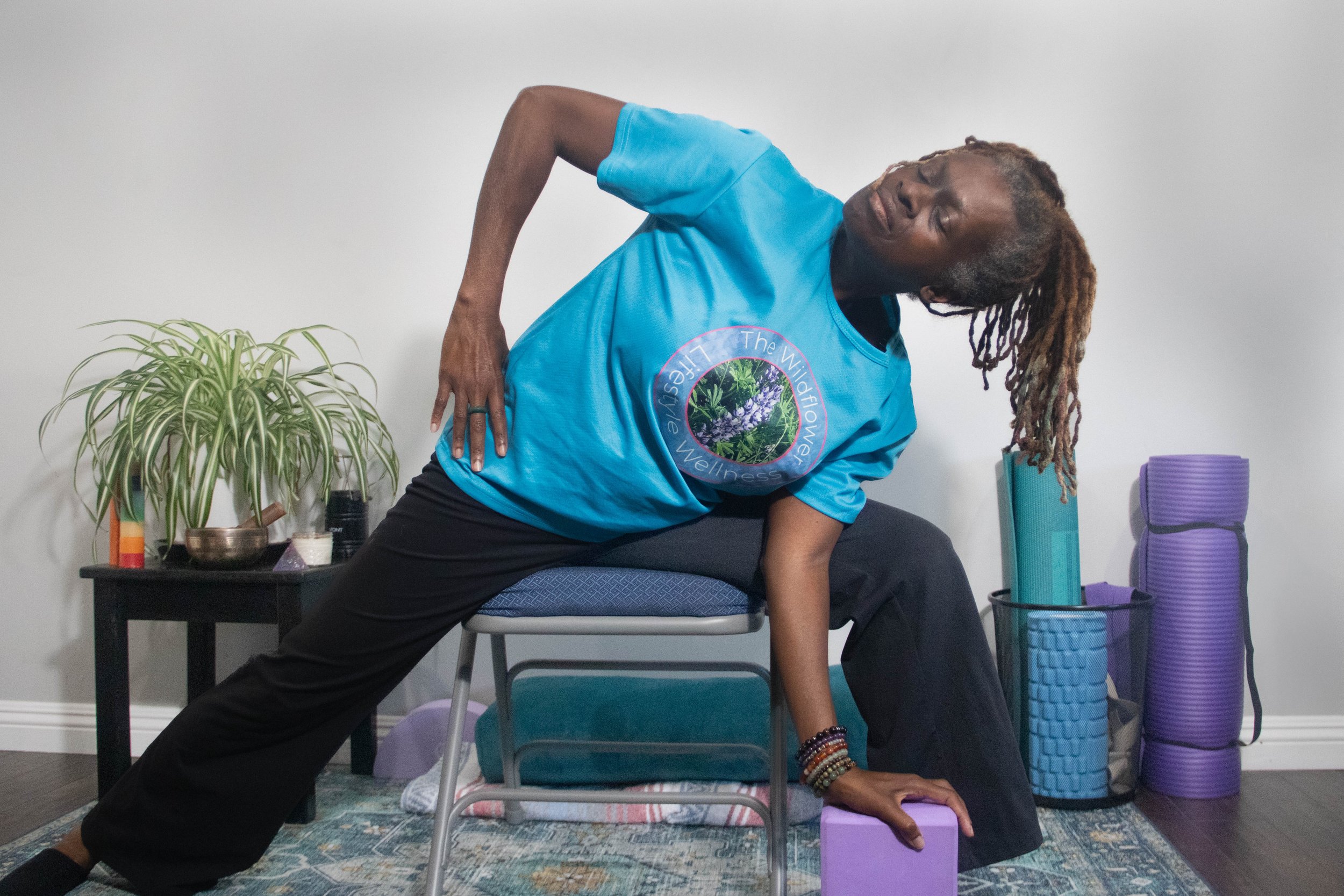 chairyogasidebend.jpg