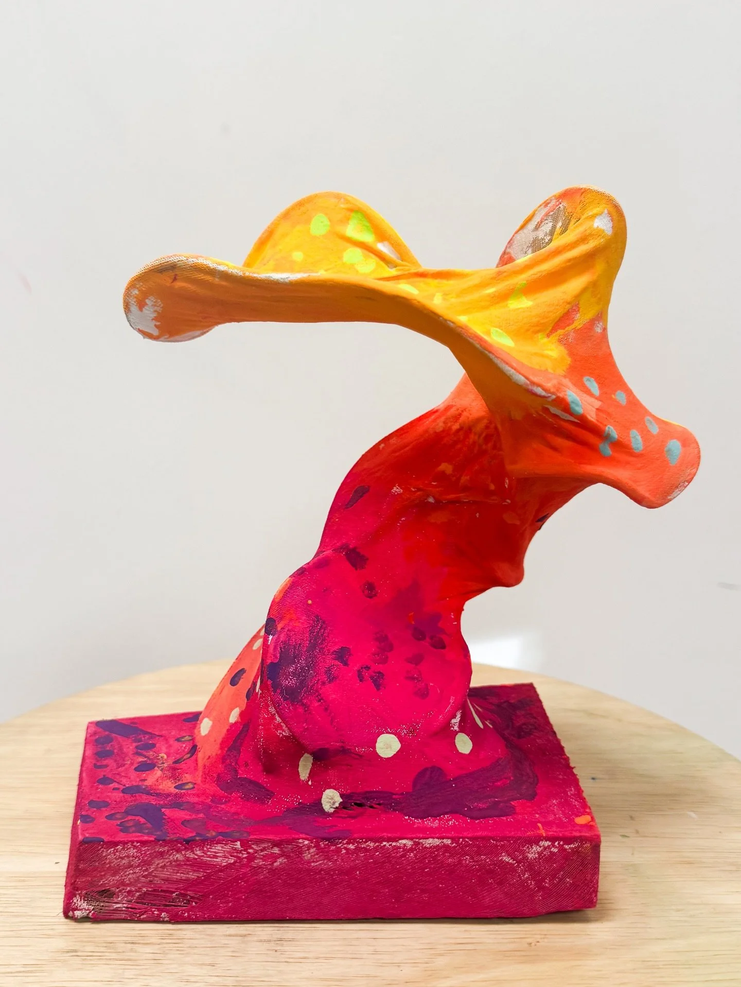 Abstract dotty sculptures wave sculptures from art foundations. 💚💚

#kidsart #makeart #artcamp